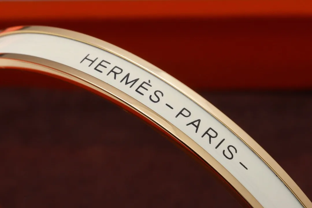 Narrow Enamel Bangle Bracelet D15517559 — view 4