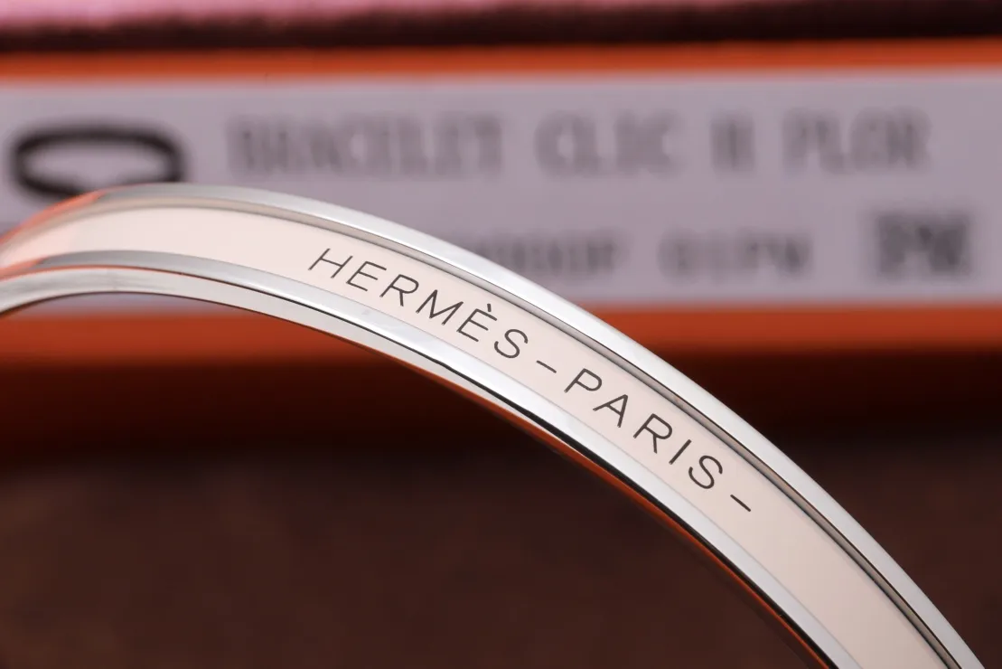 Narrow Enamel Bangle Bracelet D15517541 — view 5