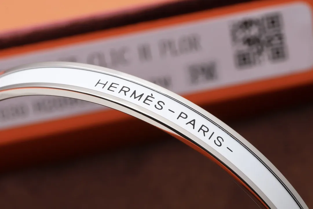 Narrow Enamel Bangle Bracelet D15517540 — view 5