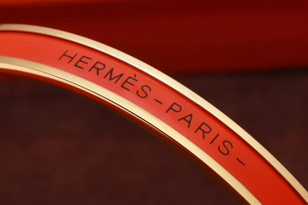 Narrow Enamel Bangle Bracelet D15517557 — view 6