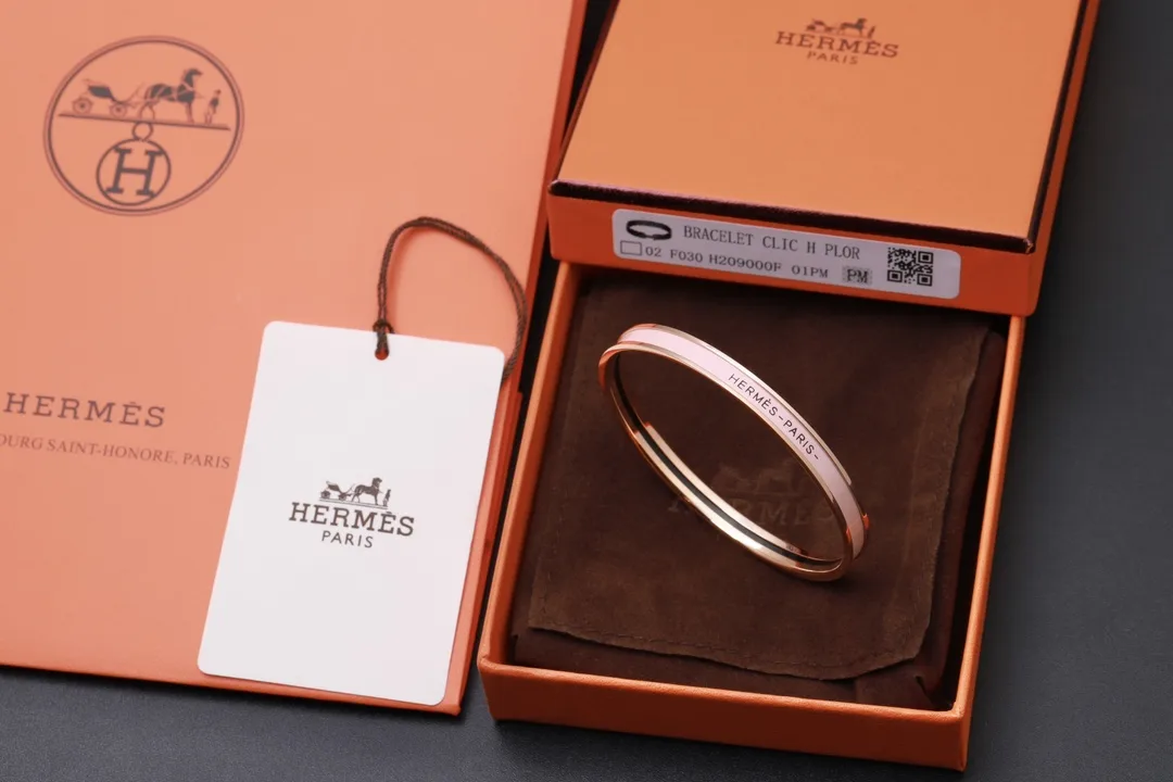 Narrow Enamel Bangle in Rose Gold D15517544 — view 4