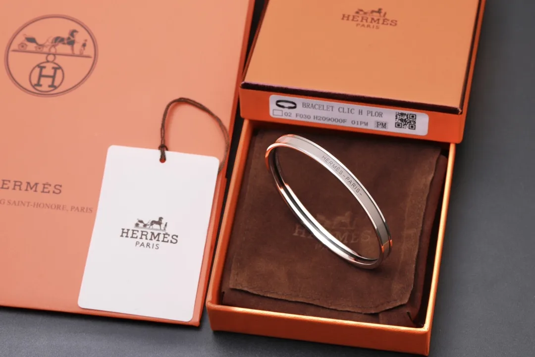 Narrow Enamel Bangle Bracelet D15517542 — view 4