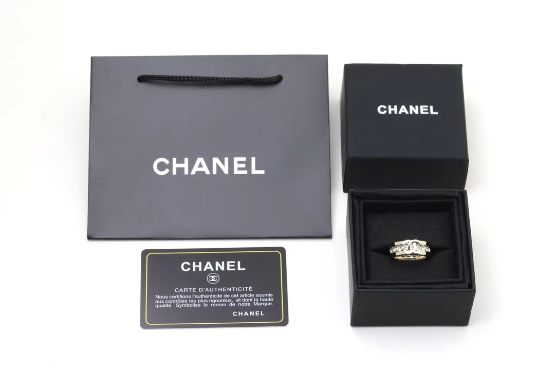 Crystal-Embellished Interlocking Logo Ring D13017349 — view 4