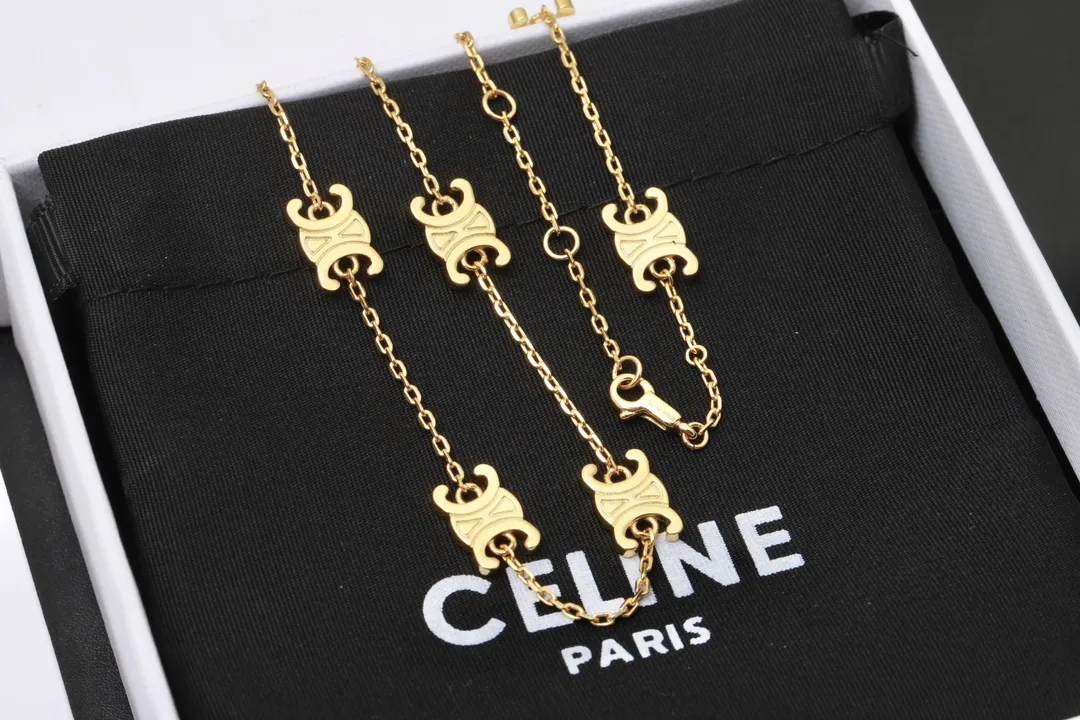 Triomphe Motif Station Necklace D21017369 — view 3