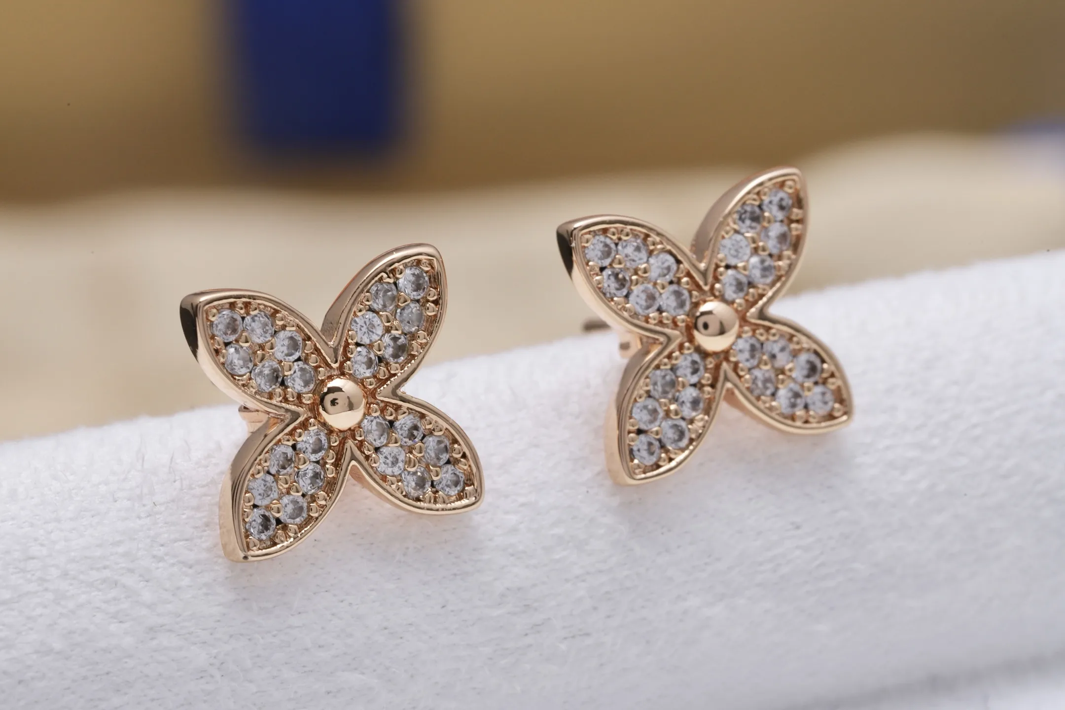 Clover Pavé Crystal Stud Earrings D10516806 — view 3
