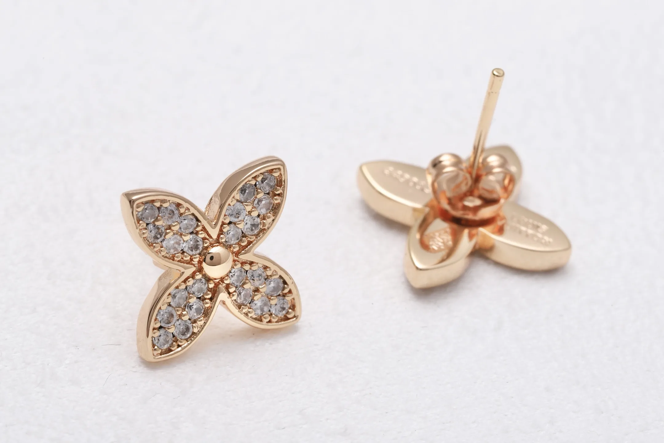 Clover Pavé Crystal Stud Earrings D10516806 — view 4
