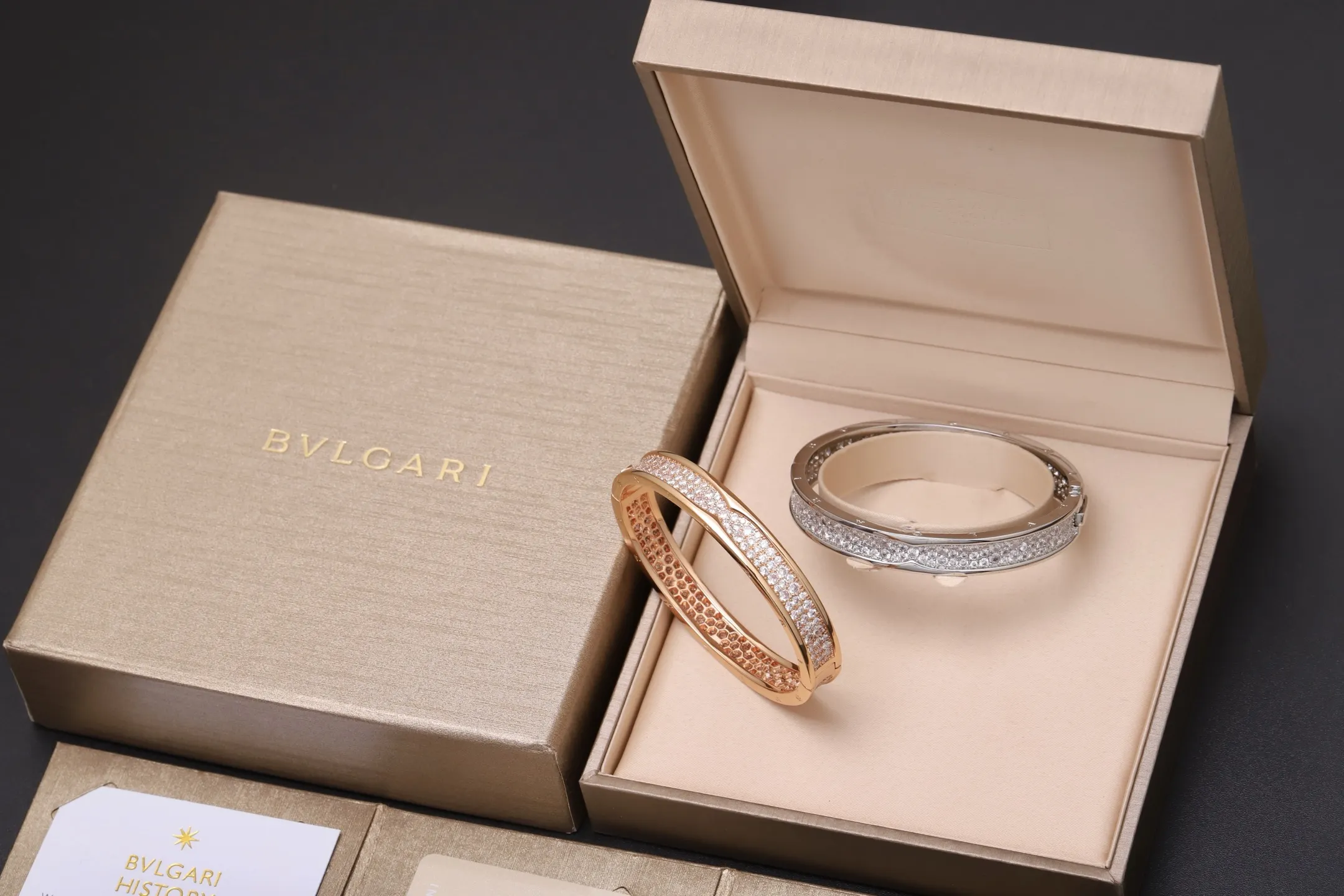 B.zero1 Rock Pave-Set Bangle D19017676 — view 4