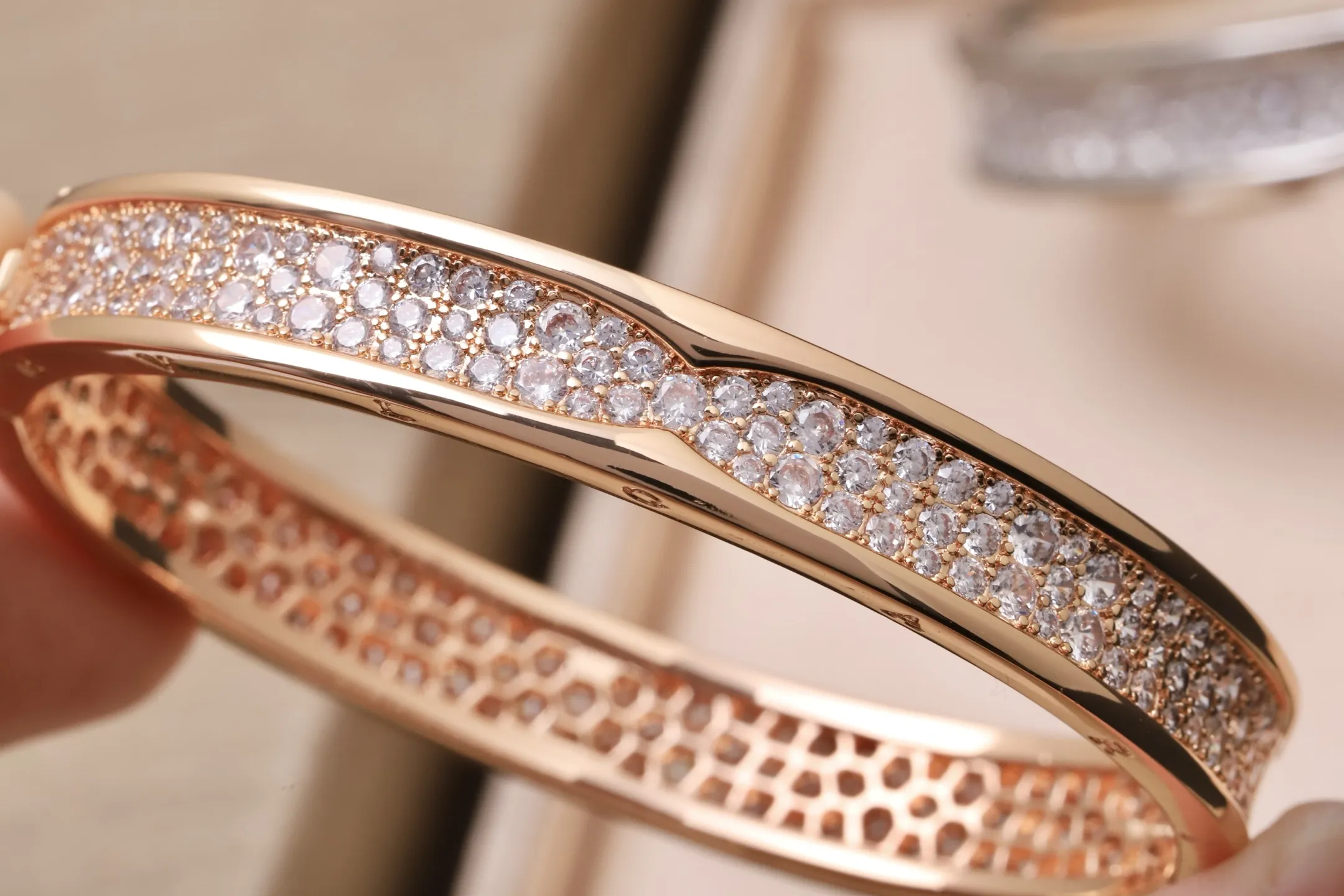 B.zero1 Rock Pave-Set Bangle D19017676 — view 5