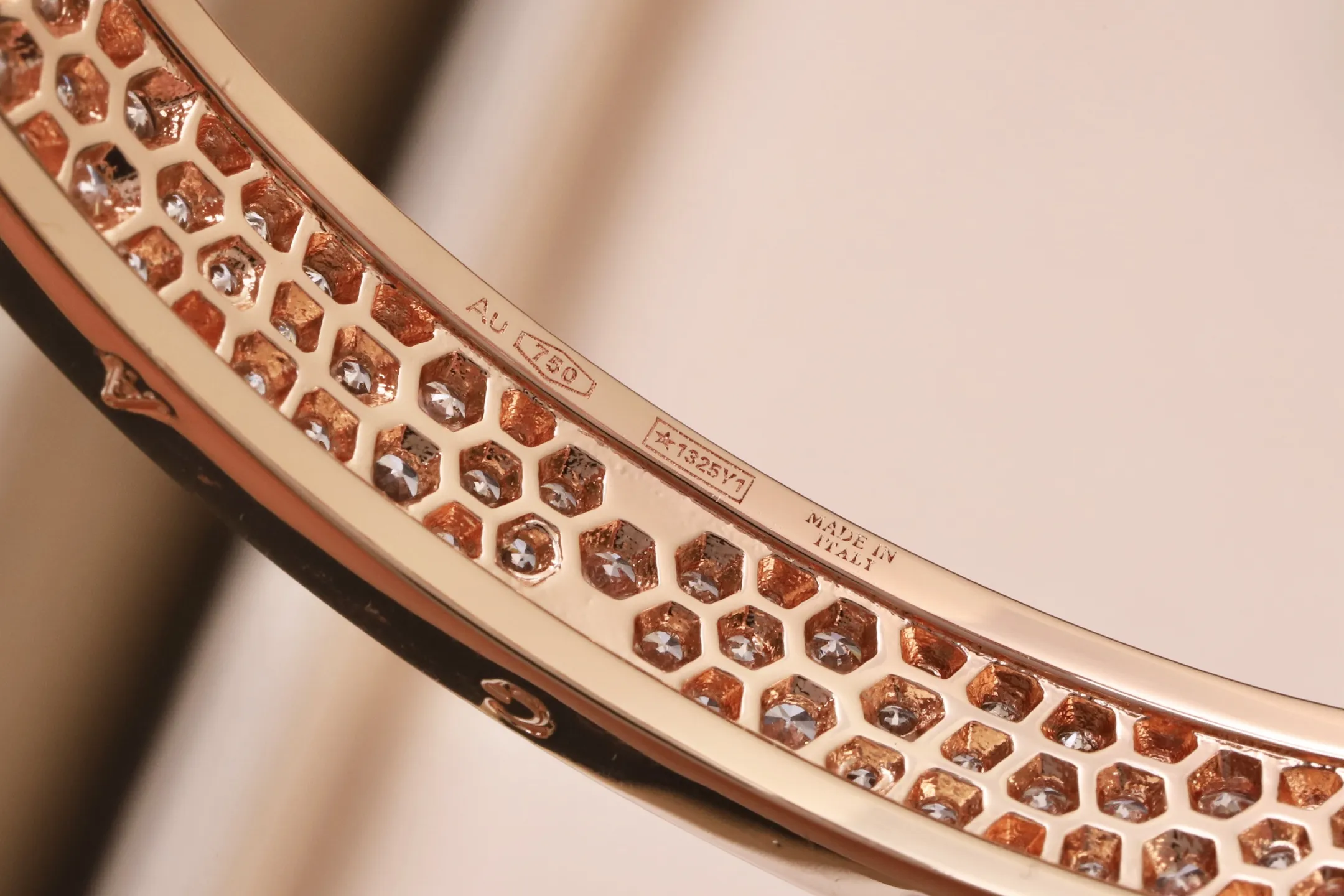 B.zero1 Rock Pave-Set Bangle D19017676 — view 8