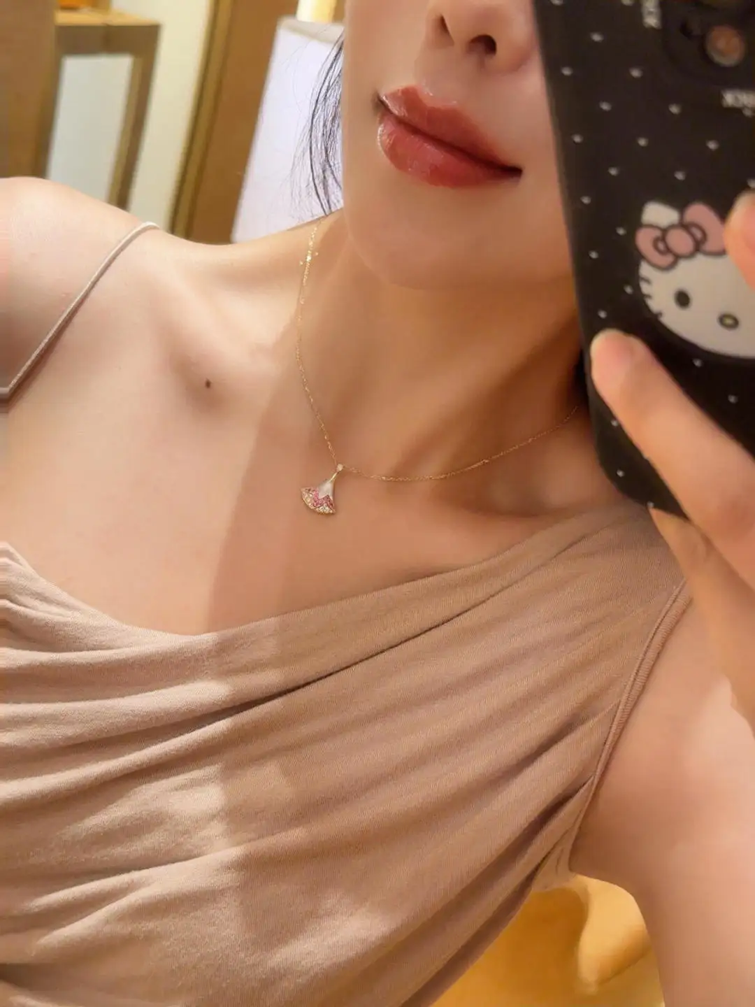 Divas' Dream Qixi Limited Edition Pendant Necklace D24016973 — view 9