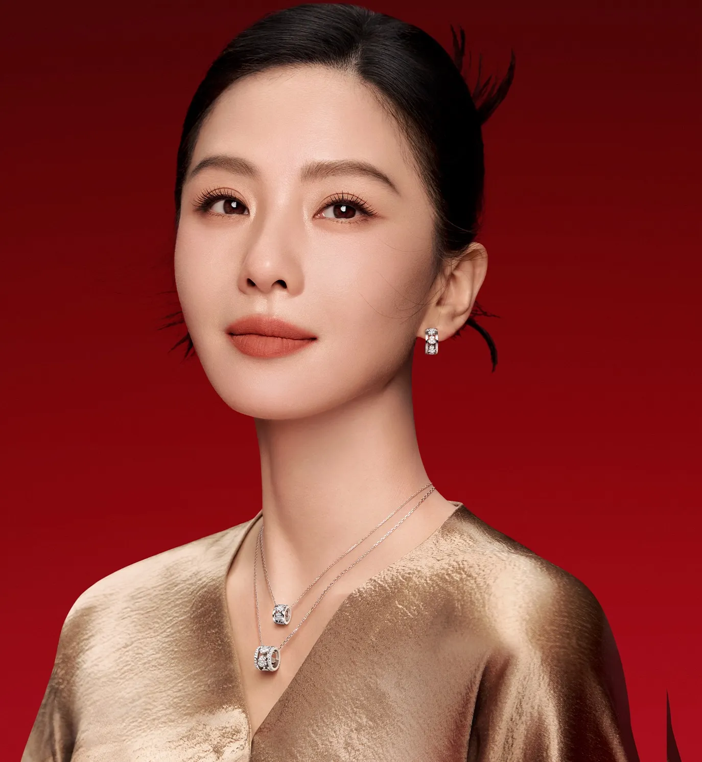 Wulu Crystal-Embellished Barrel Pendant Necklace (Gold-Plated Brass) D16016803 — view 12