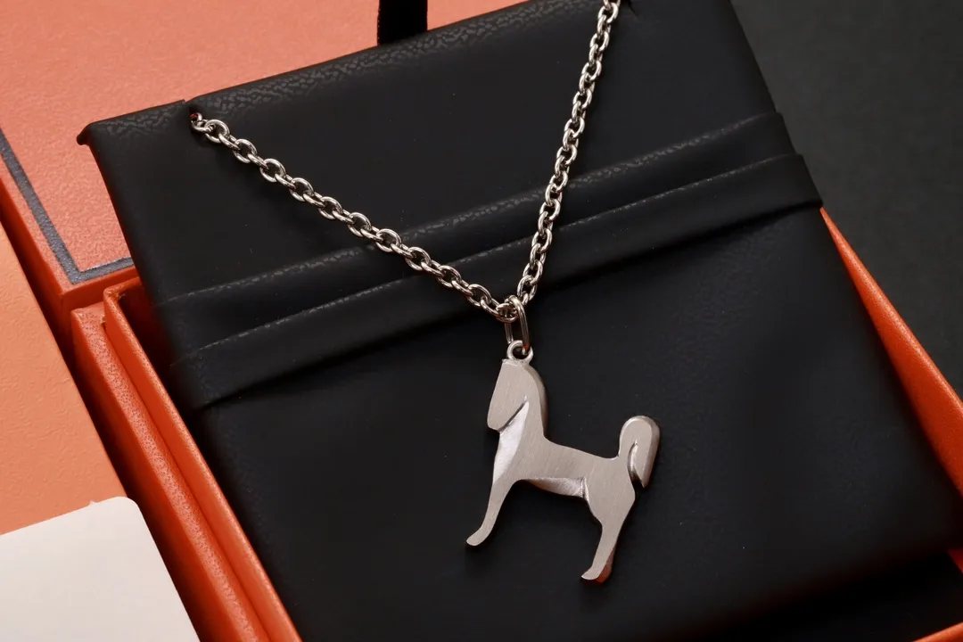 Brushed Metal Horse Pendant Necklace D14517712 — view 3