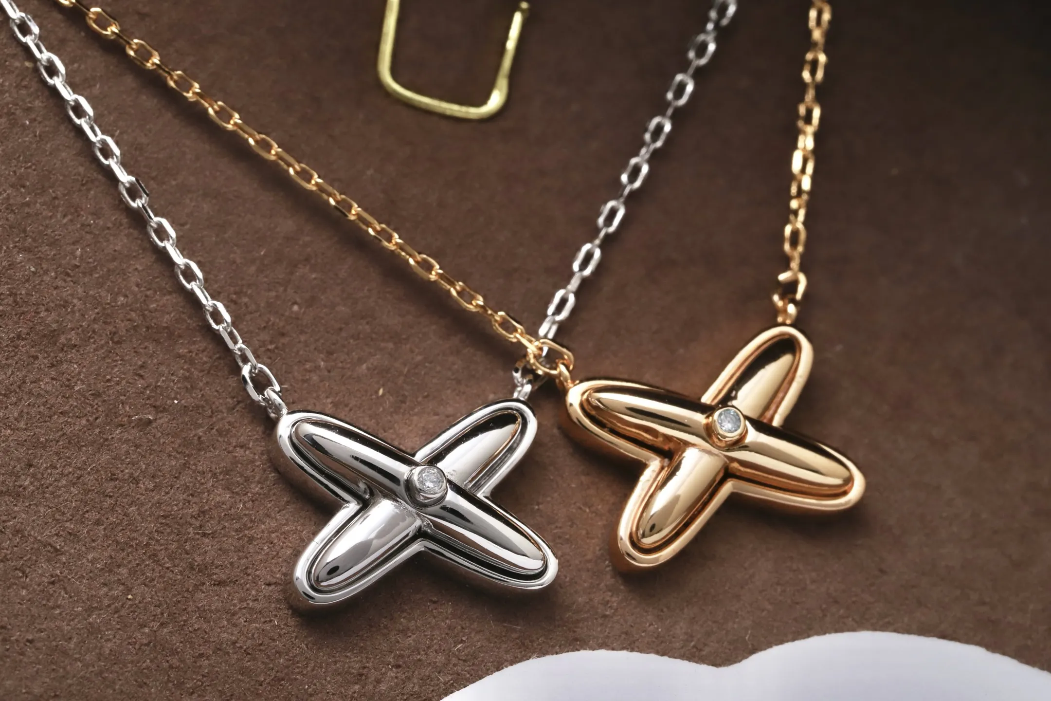 Jeux de Liens Cross Pendant Necklace (Sterling Silver) D22016602 — view 3