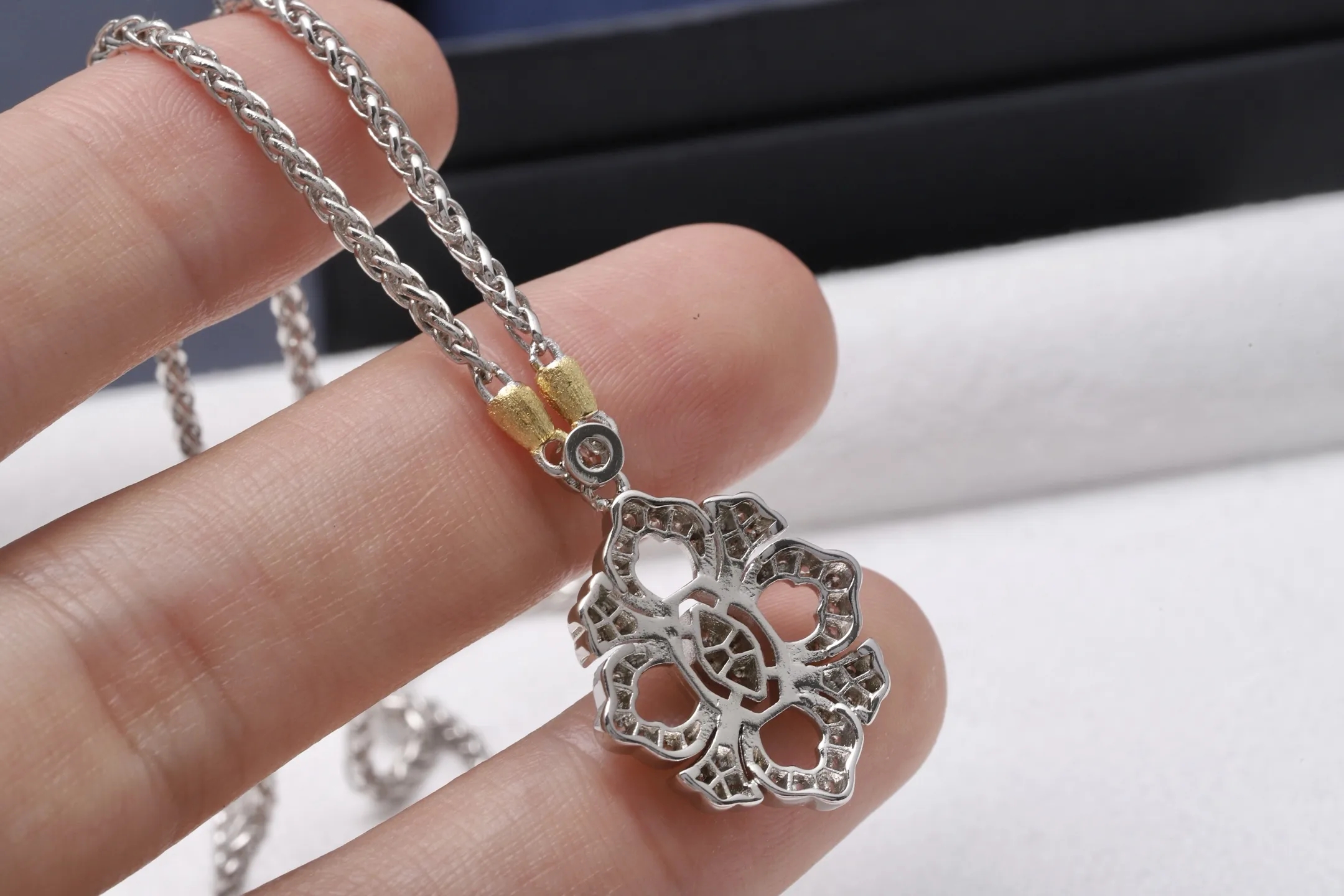 Opera Tulle Flower Pendant Necklace (Gold-Plated Brass) D12516759 — view 5