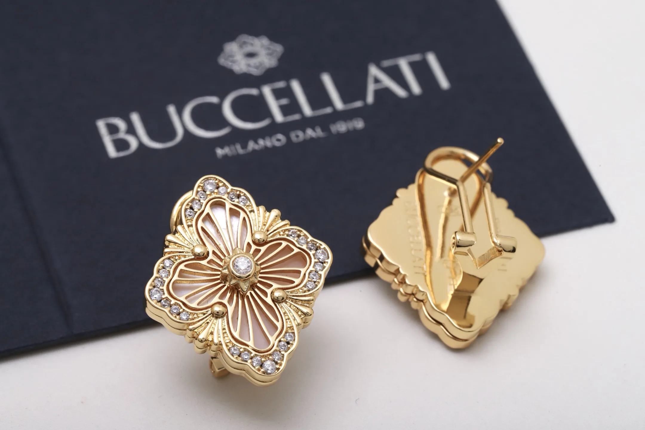 Opera Mother-of-Pearl Earrings (Gold-Plated Brass) D13517616 — view 4