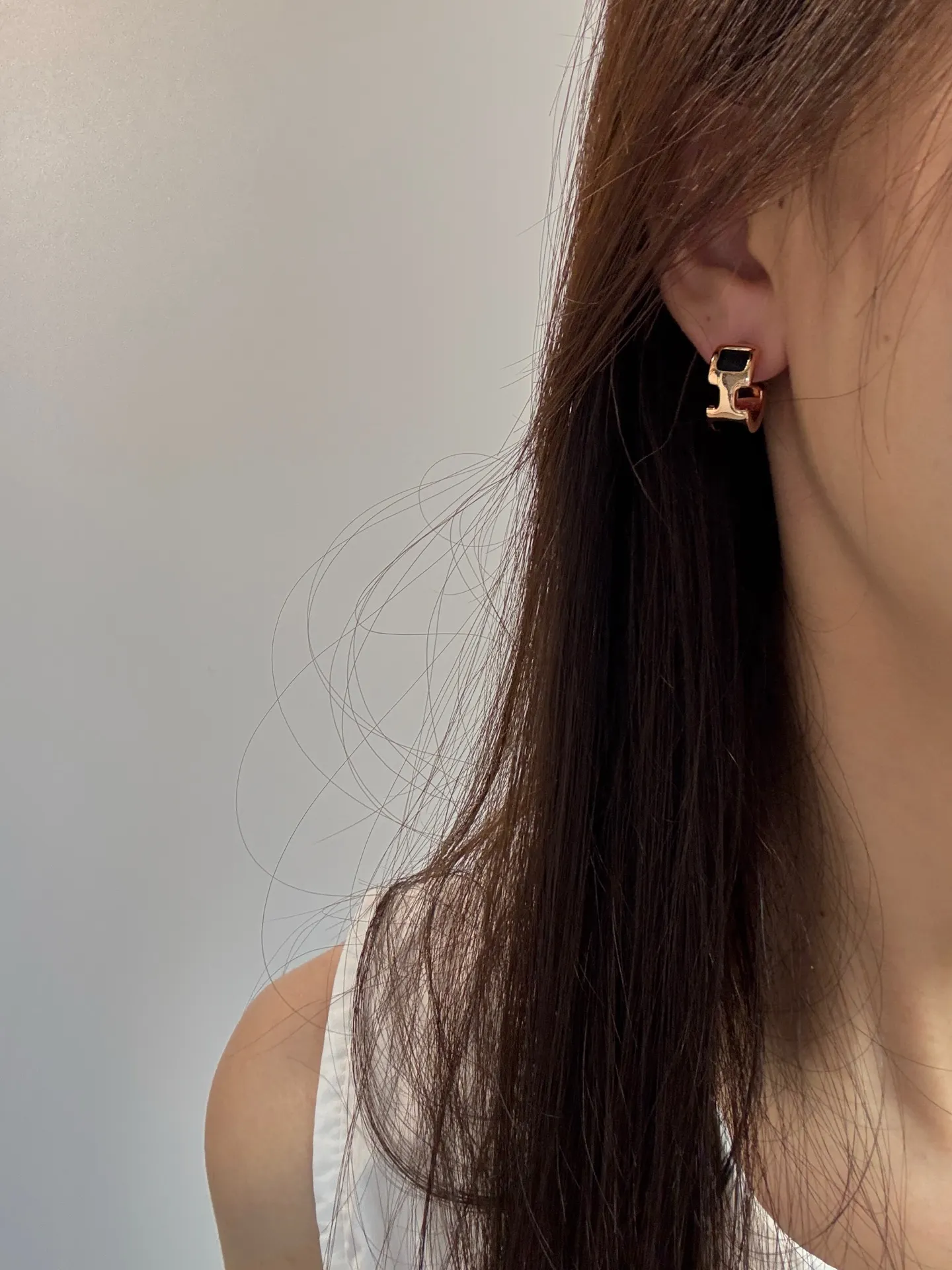 O’Maillon H Stud Earrings D14017471 — view 10