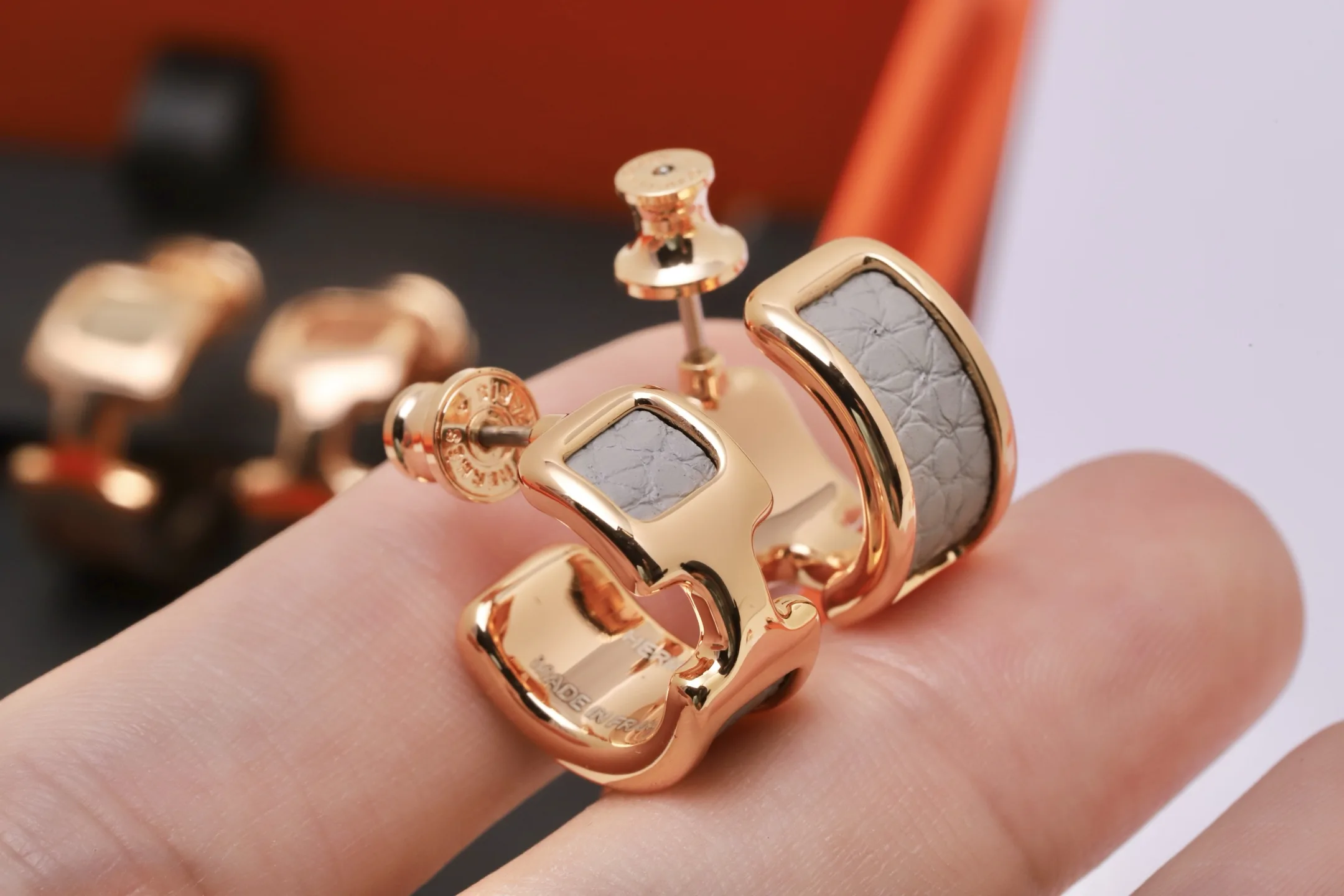 O’Maillon Leather-Inlay Hoop Earrings D14017473 — view 6