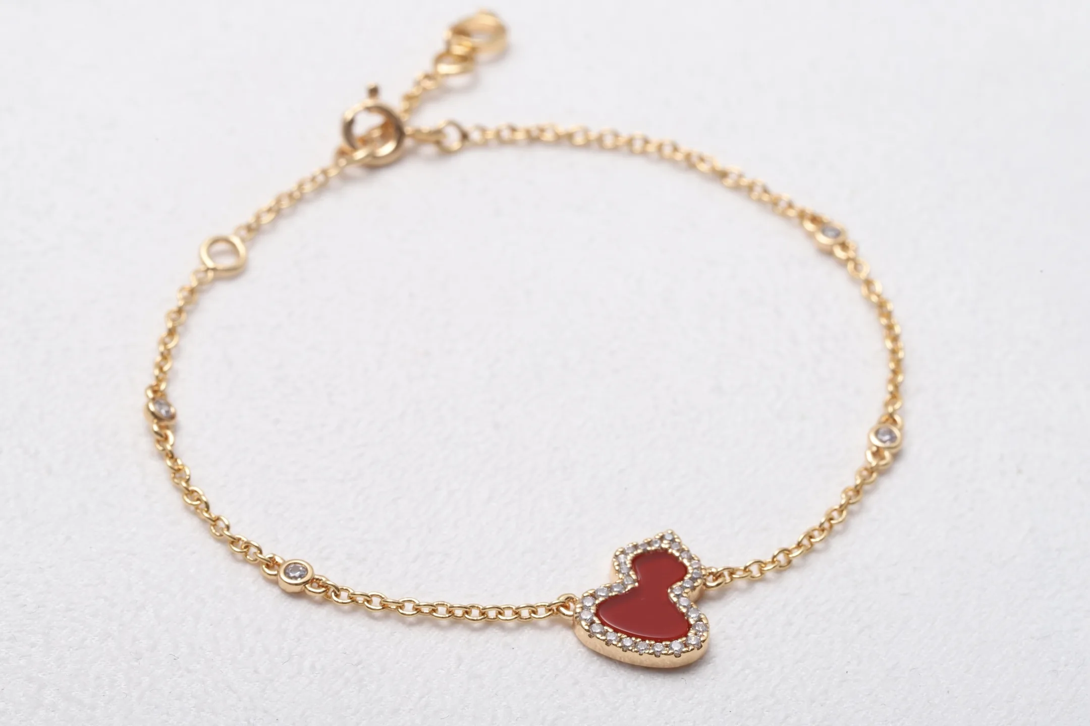 Wulu Agate and Crystal Bracelet (Gold-Plated Brass) D14017083 — view 4