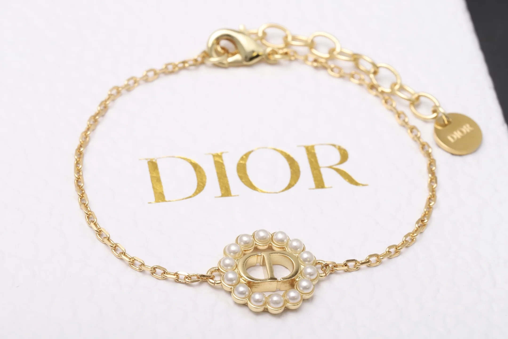 CD Logo Pearl-Embellished Chain Bracelet D13517211 — view 3