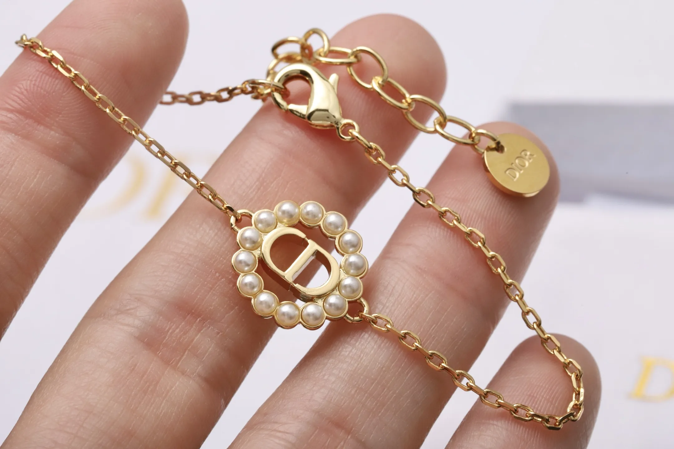 CD Logo Pearl-Embellished Chain Bracelet D13517211 — view 4