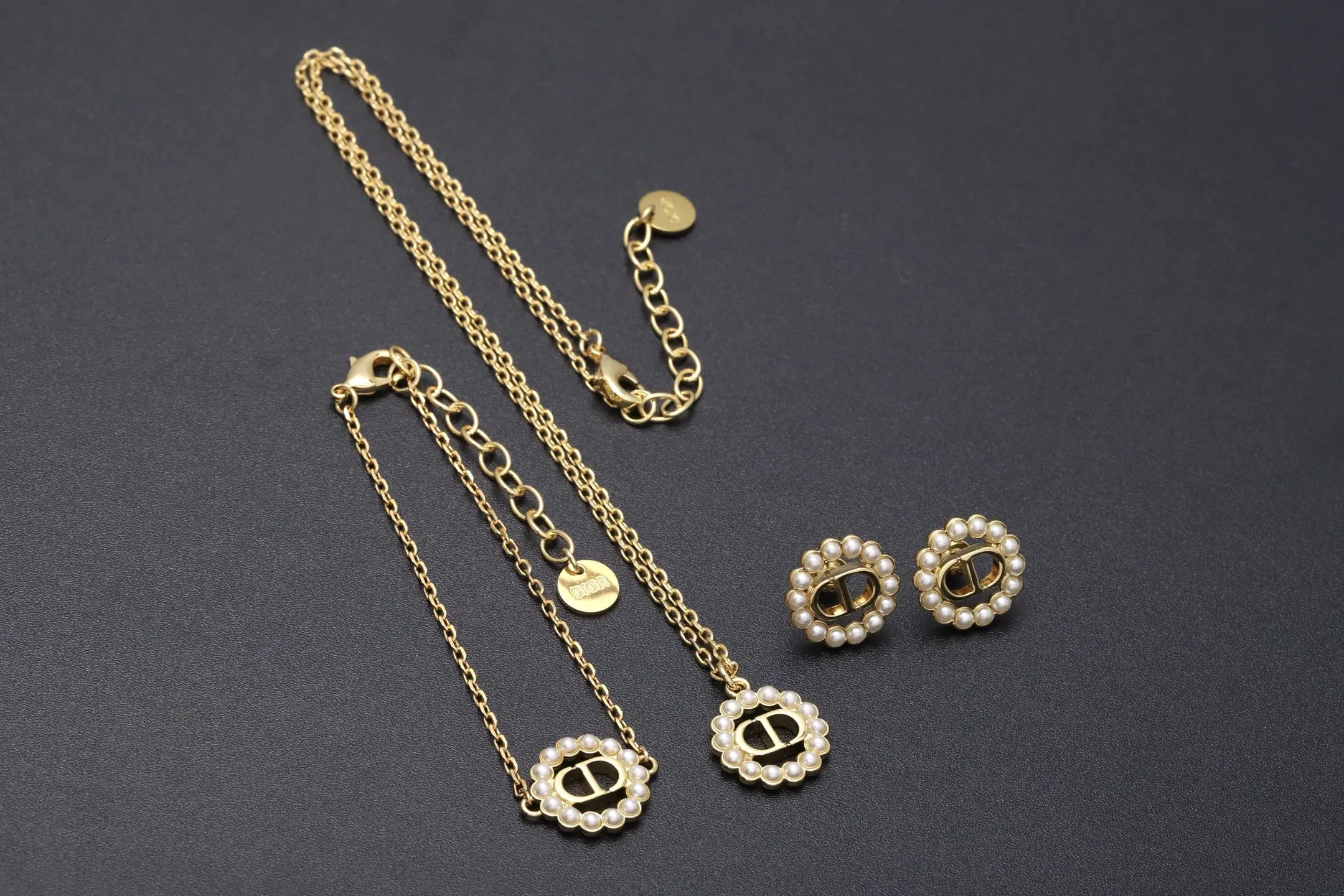 CD Logo Pearl-Embellished Chain Bracelet D13517211 — view 8