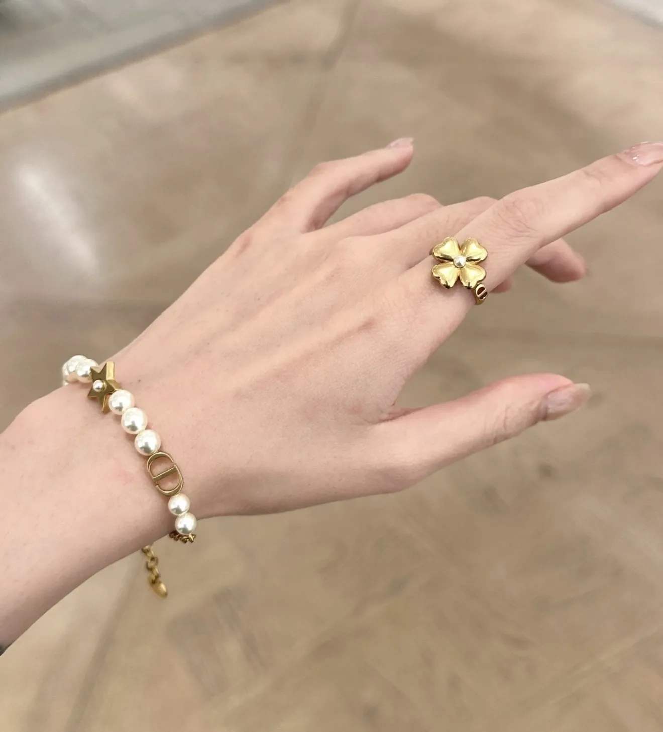 CD Star and Resin Pearl Bracelet D14017264 — view 8