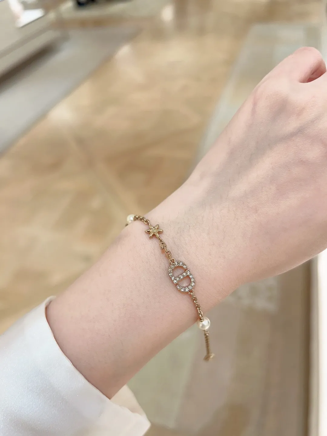CD Floral Pearl Charm Bracelet D13517097 — view 8