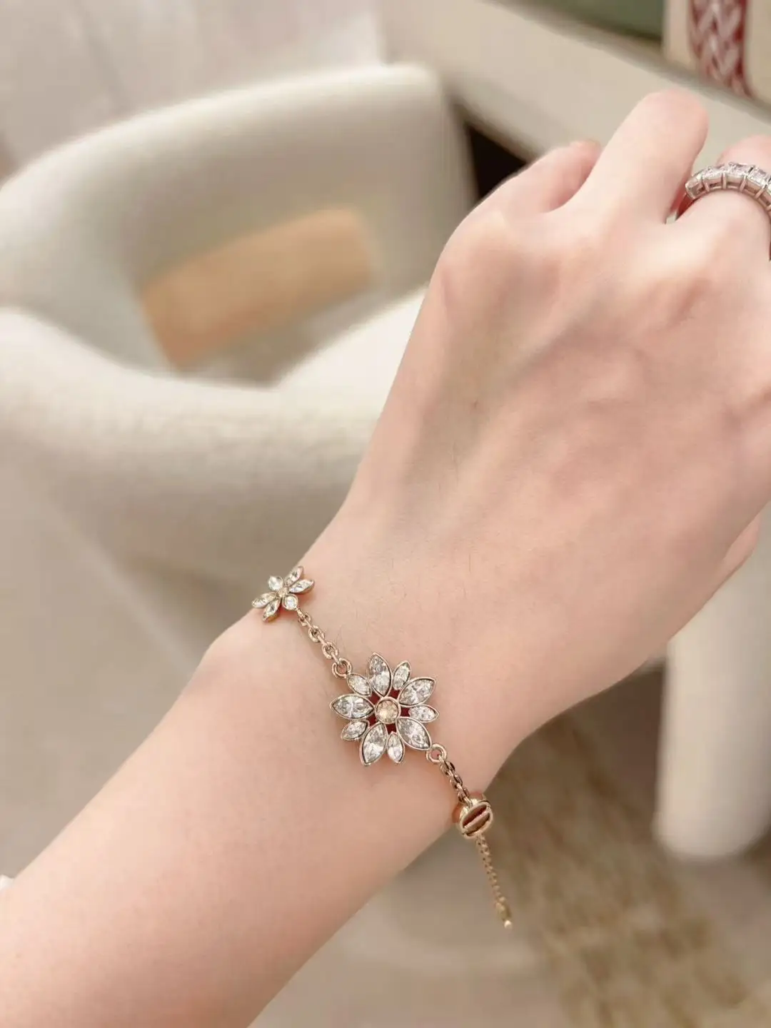 Sunflower CD Crystal Bracelet (Gold-Plated Brass) D13517182 — view 8