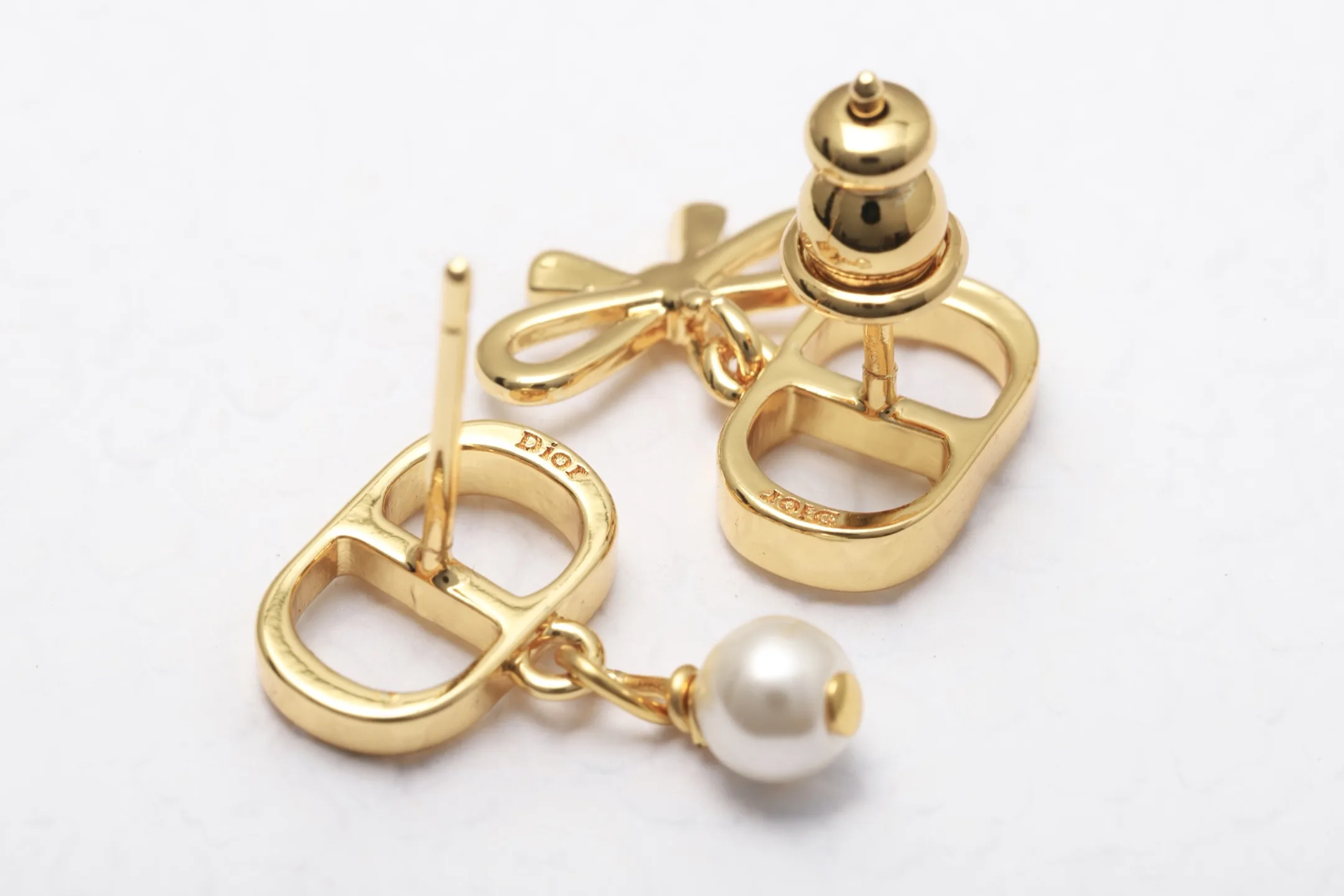 Asymmetric CD Logo Bow and Pearl Earrings D11516580 — view 6