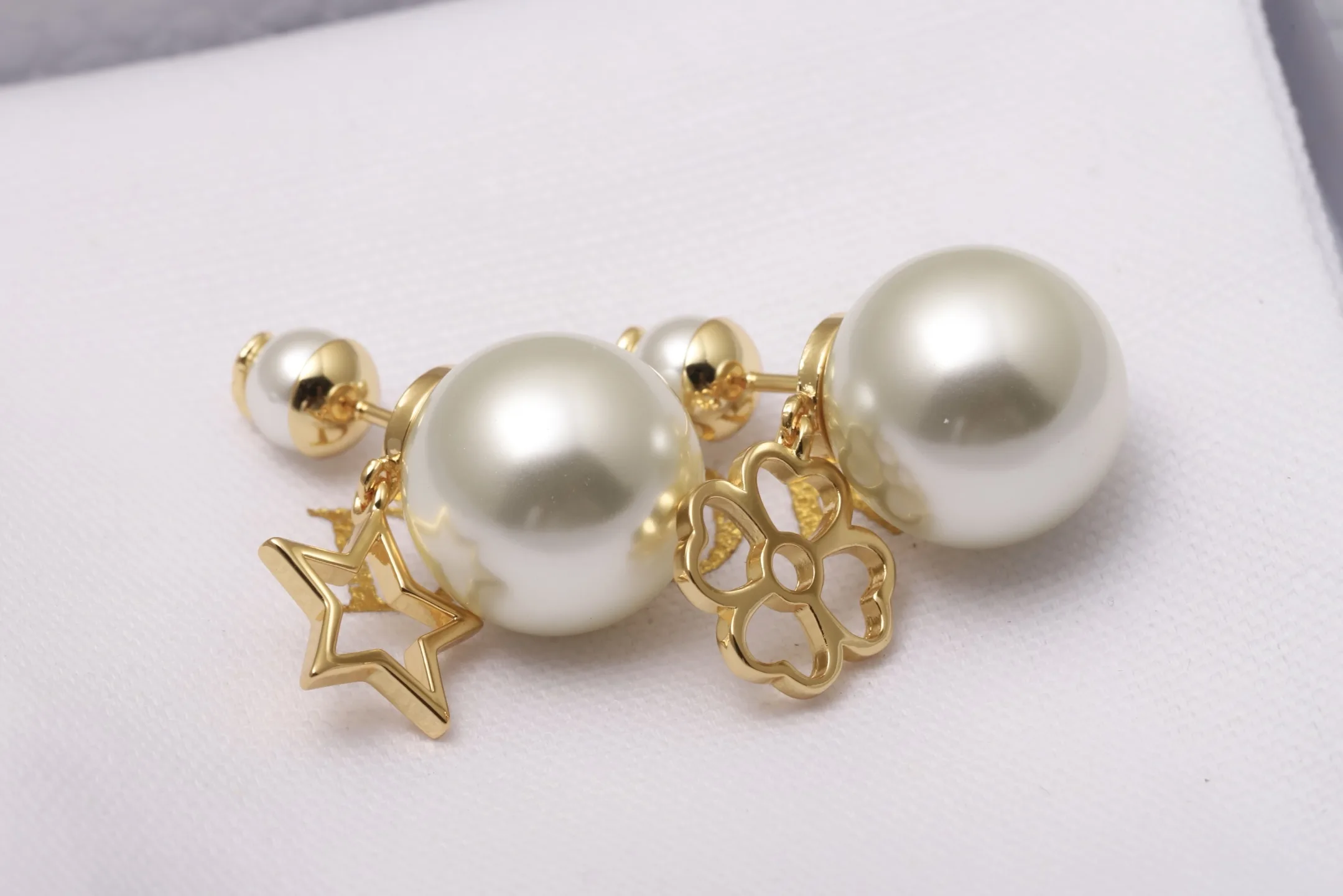 Tribales Asymmetric Star and Clover Earrings D14016674 — view 7