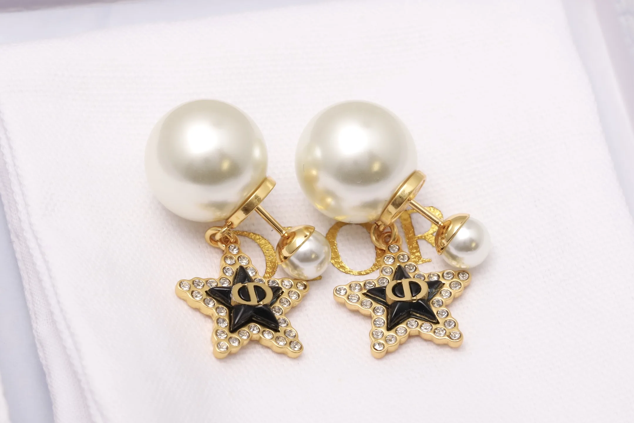 Tribales Star and CD Logo Pearl Earrings D14017218 — view 3