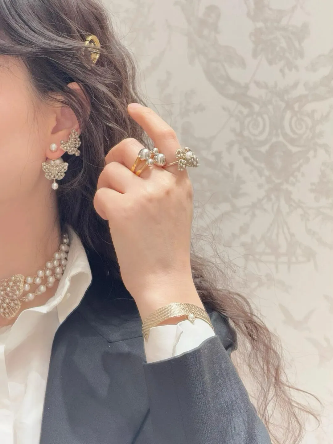 Dior Tribales Butterfly Pearl Drop Earrings D14017042 — view 11