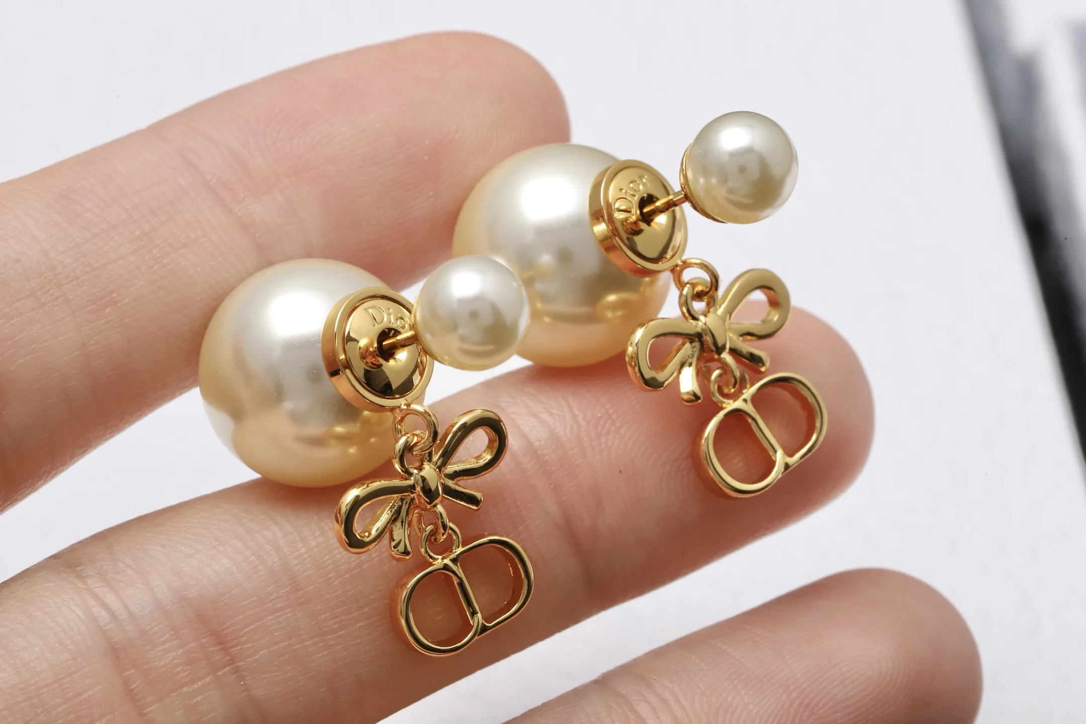 Dior Tribales Bow and CD Pendant Earrings D12016581 — view 5