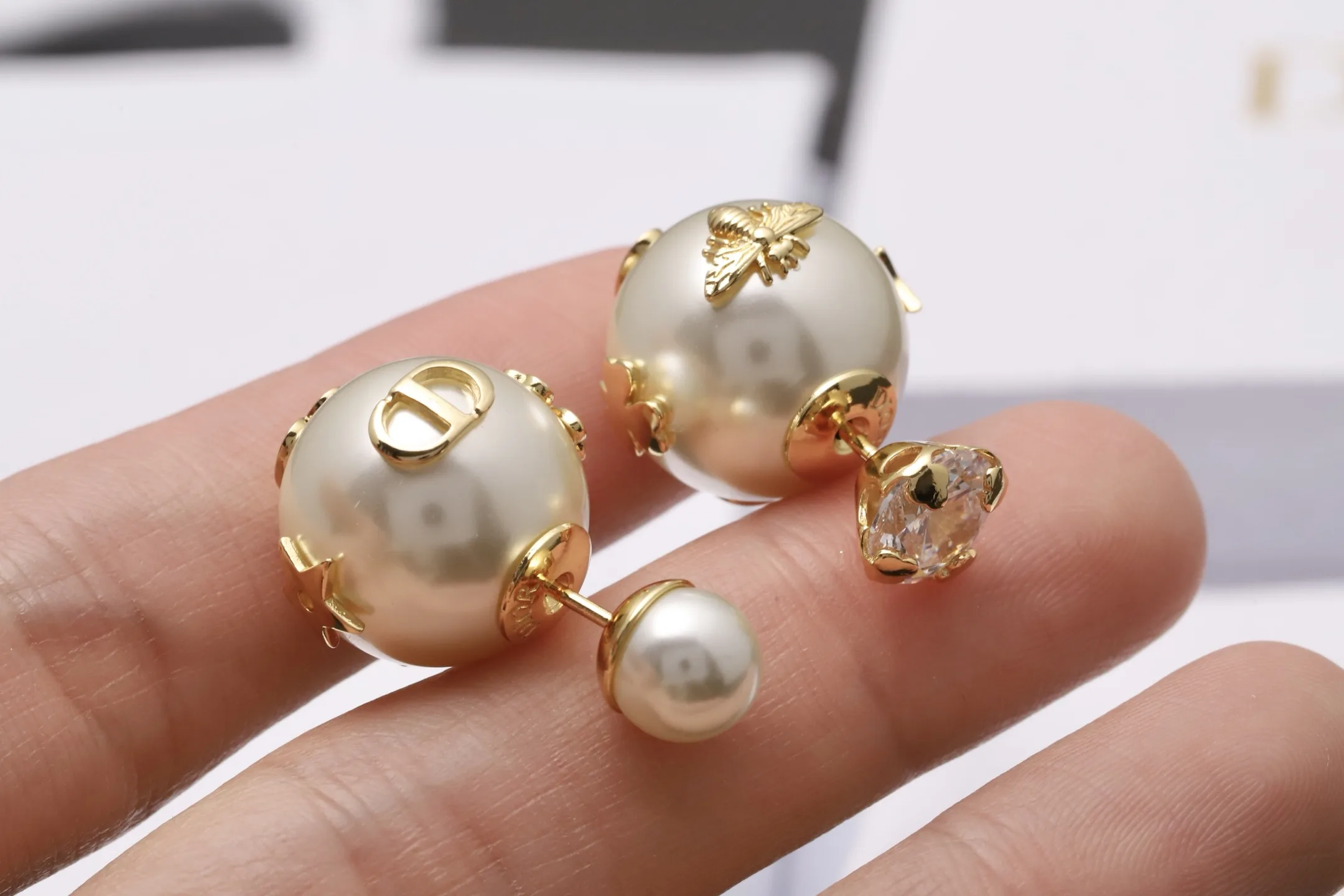 Tribales Resin Pearl and Crystal Earrings D14017105 — view 4