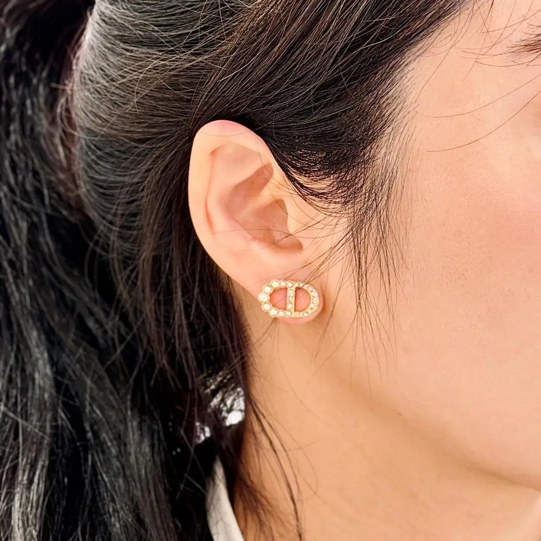 CD Logo Crystal and Resin Pearl Stud Earrings D13517196 — view 9