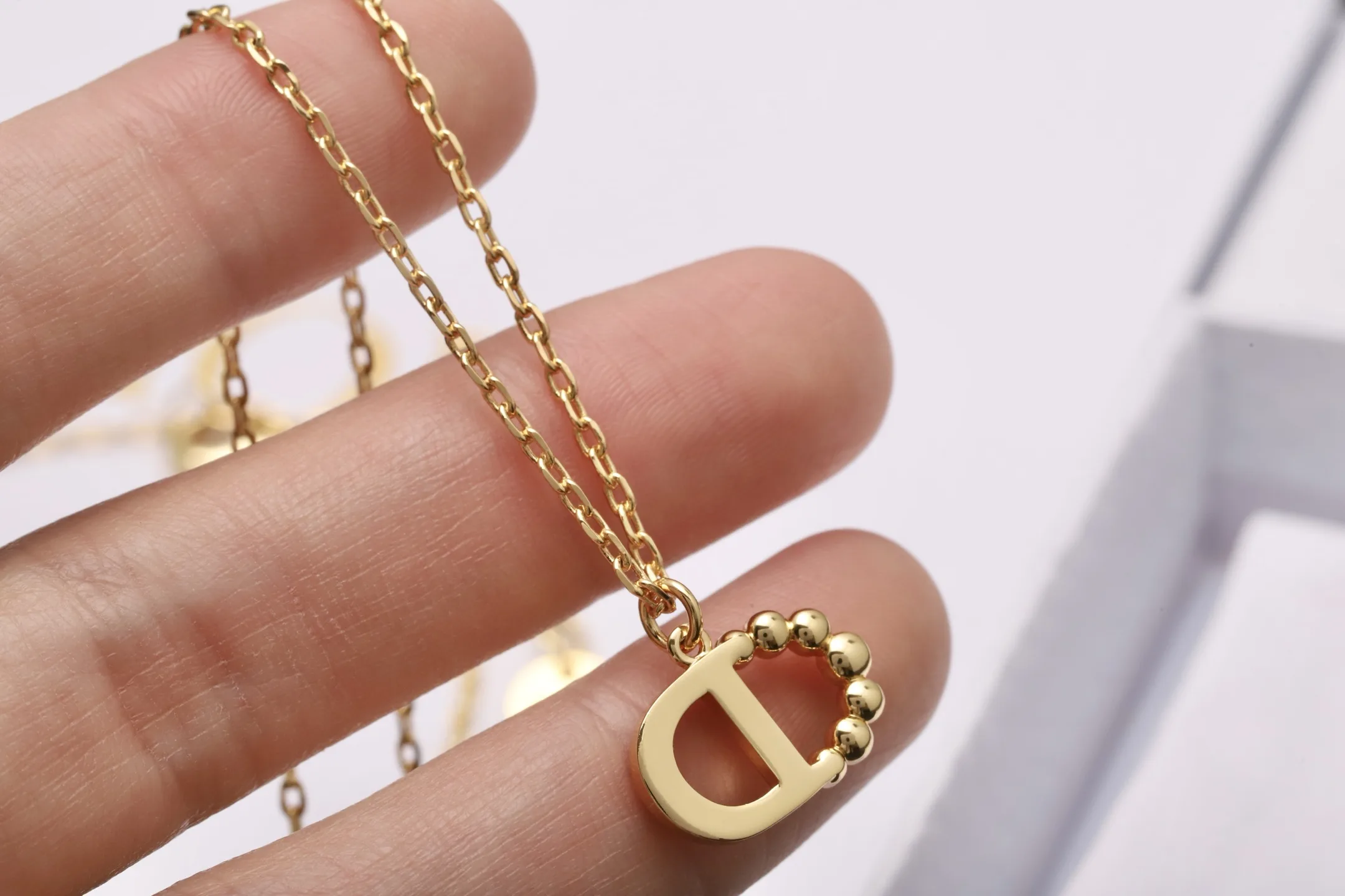 CD Logo Crystal and Resin Pearl Necklace D14017217 — view 5
