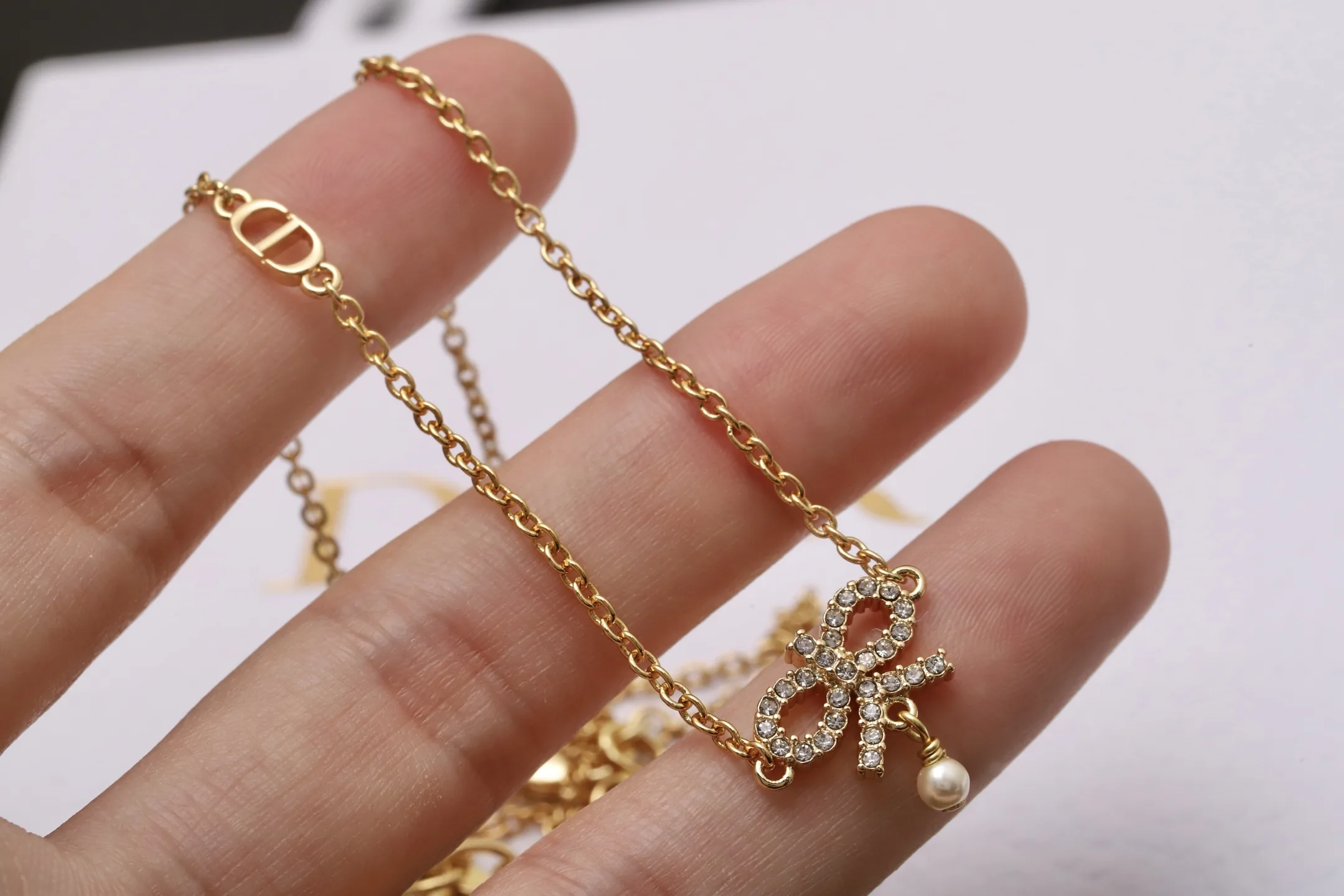 Le Nœud de Dior Bow Pendant Necklace D11517528 — view 4