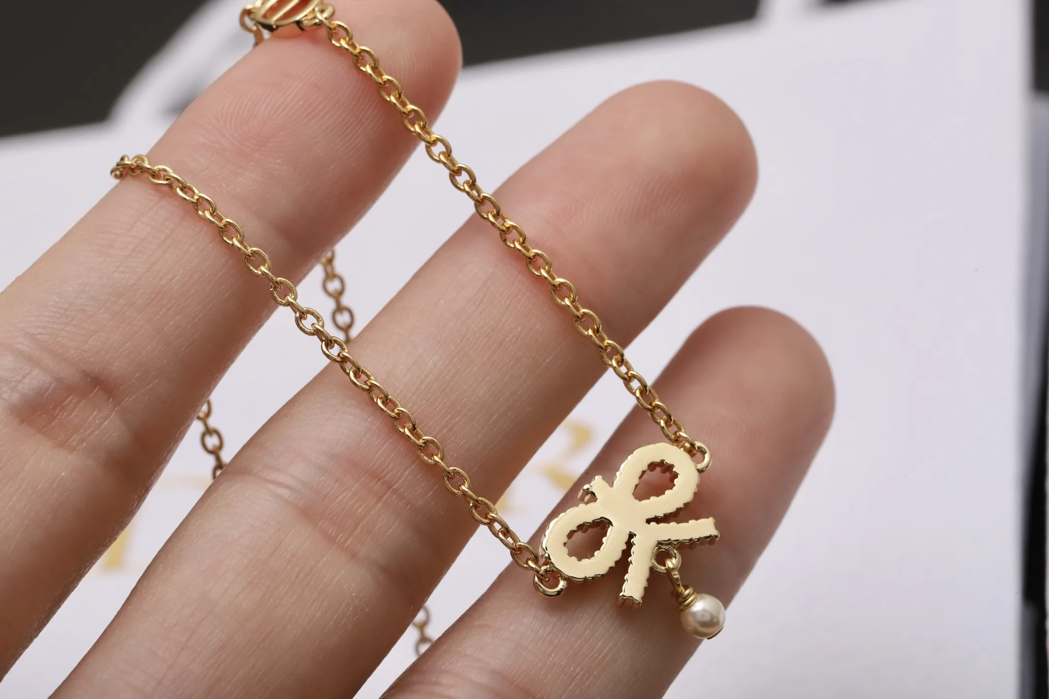 Le Nœud de Dior Bow Pendant Necklace D11517528 — view 5