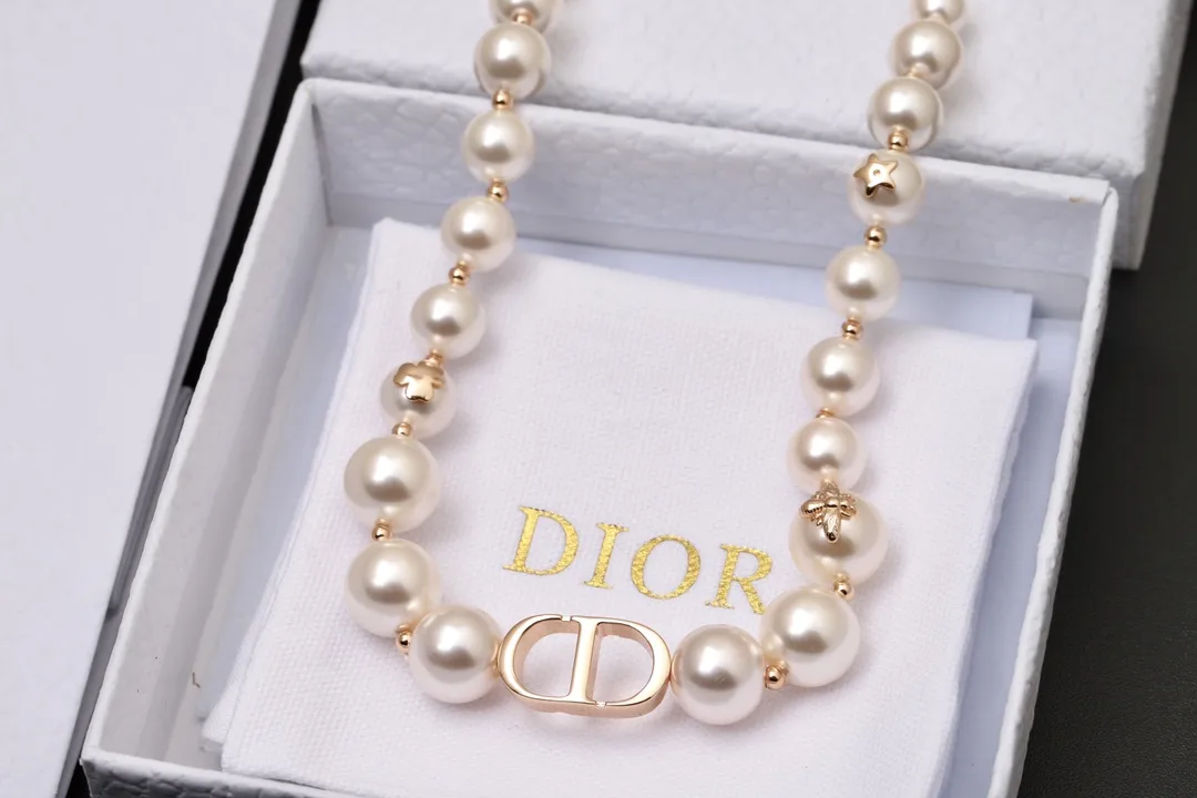 CD Logo Graduated Pearl Choker Necklace D17016770 — view 4