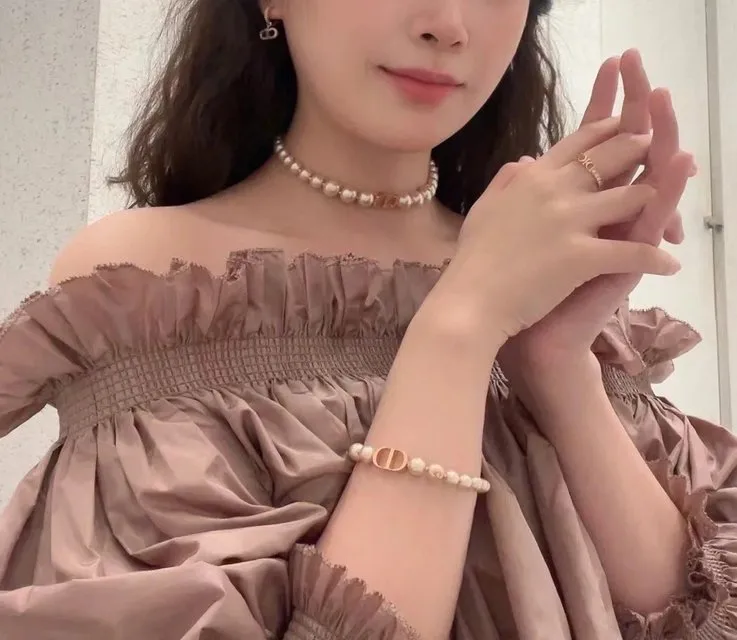 CD Logo Graduated Pearl Choker Necklace D17016770 — view 9