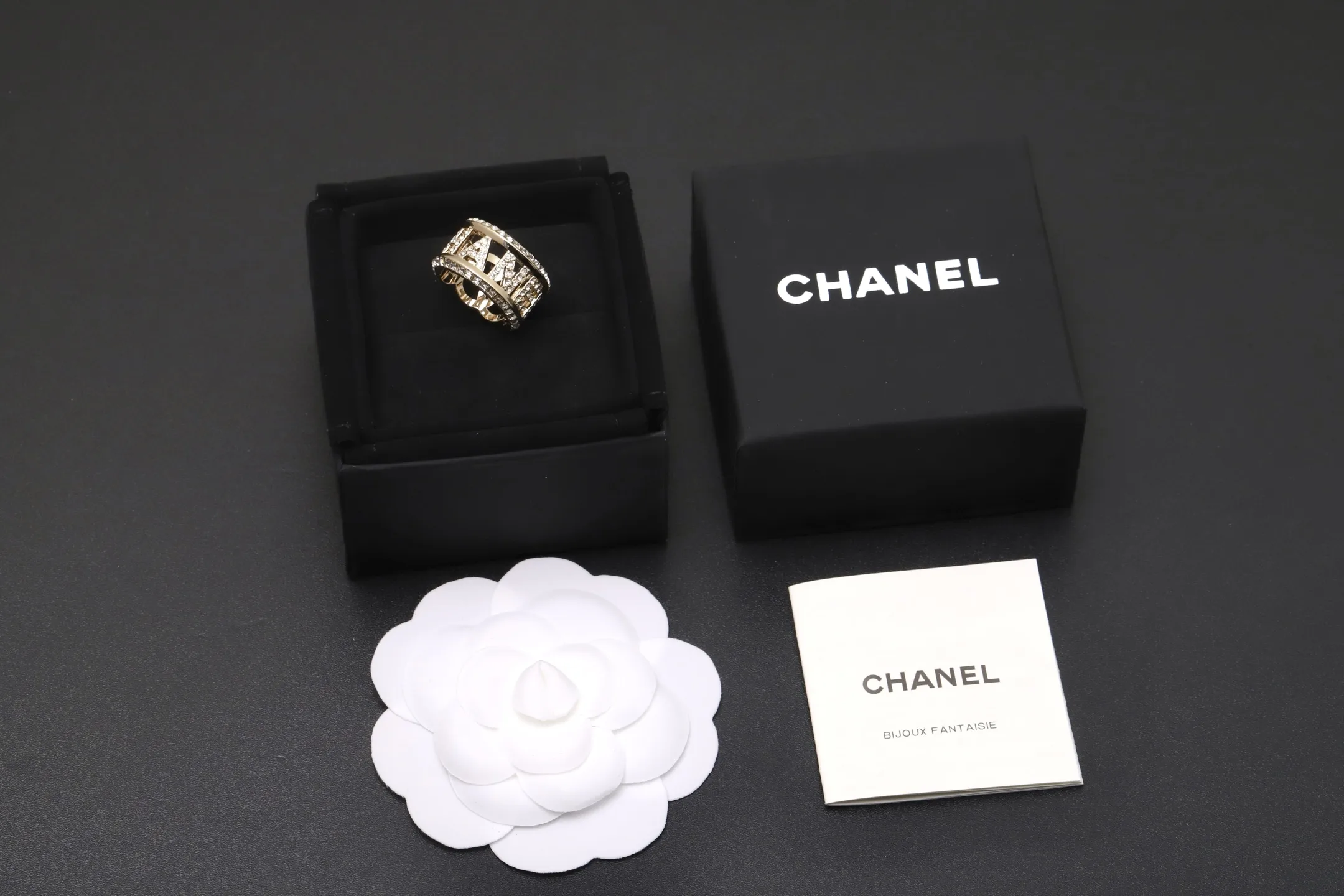 Crystal-Embellished Logo Band Ring D14017617 — view 4