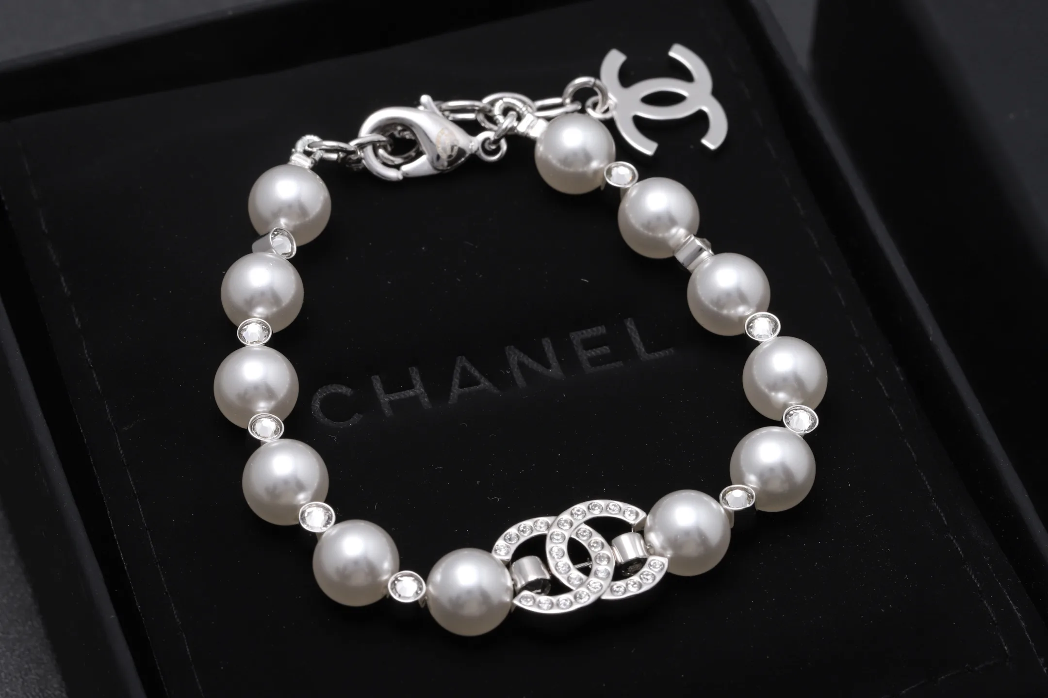 Double C Crystal and Pearl Bracelet D15517087 — view 3