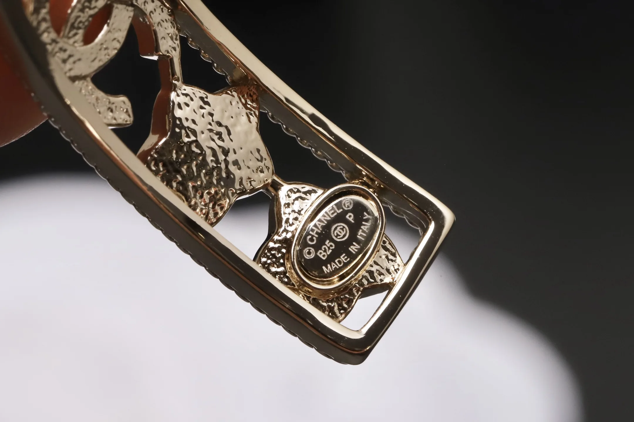 Star Crystal Open Cuff Bangle D16517486 — view 7