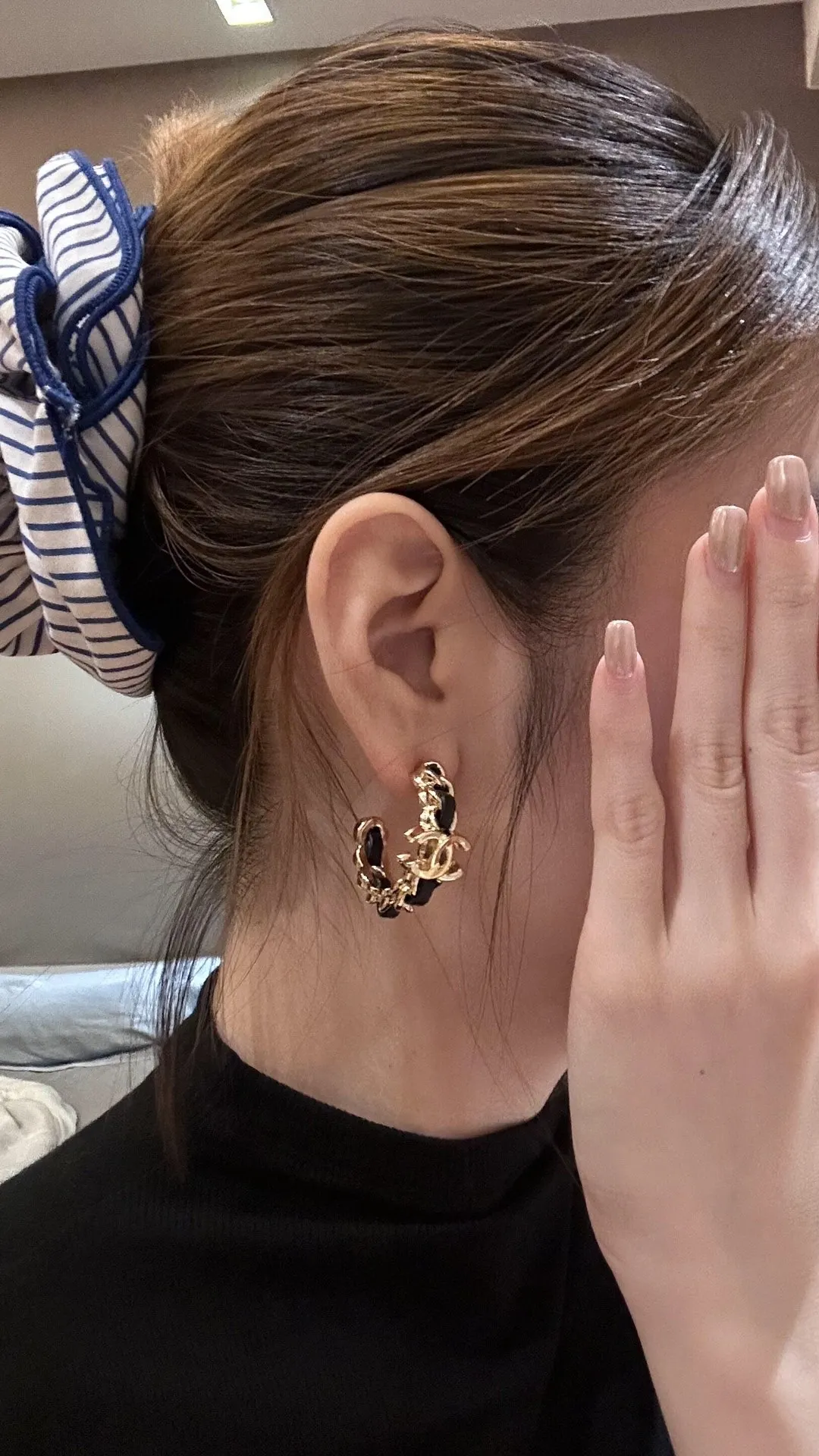 Interwoven Leather and Chain CC Hoop Earrings D14517433 — view 8
