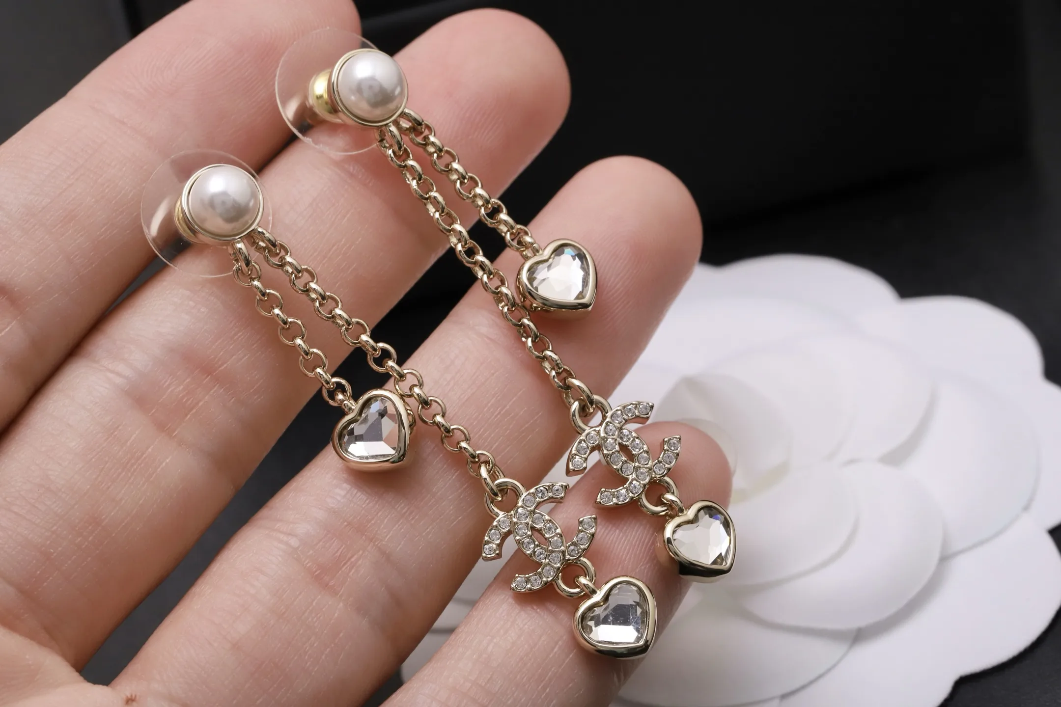 Crystal Heart and CC Logo Drop Earrings D15017331 — view 4