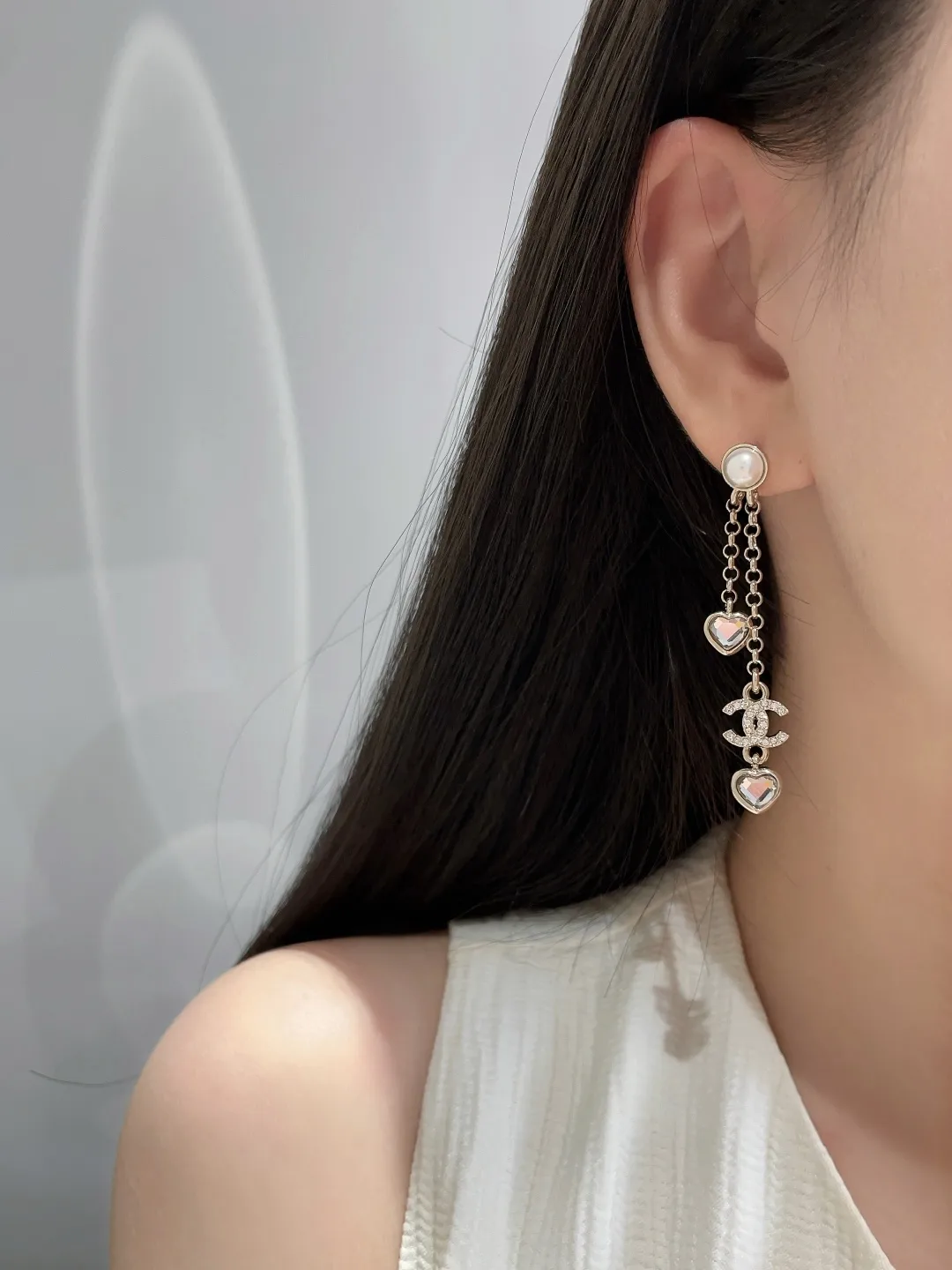 Crystal Heart and CC Logo Drop Earrings D15017331 — view 7