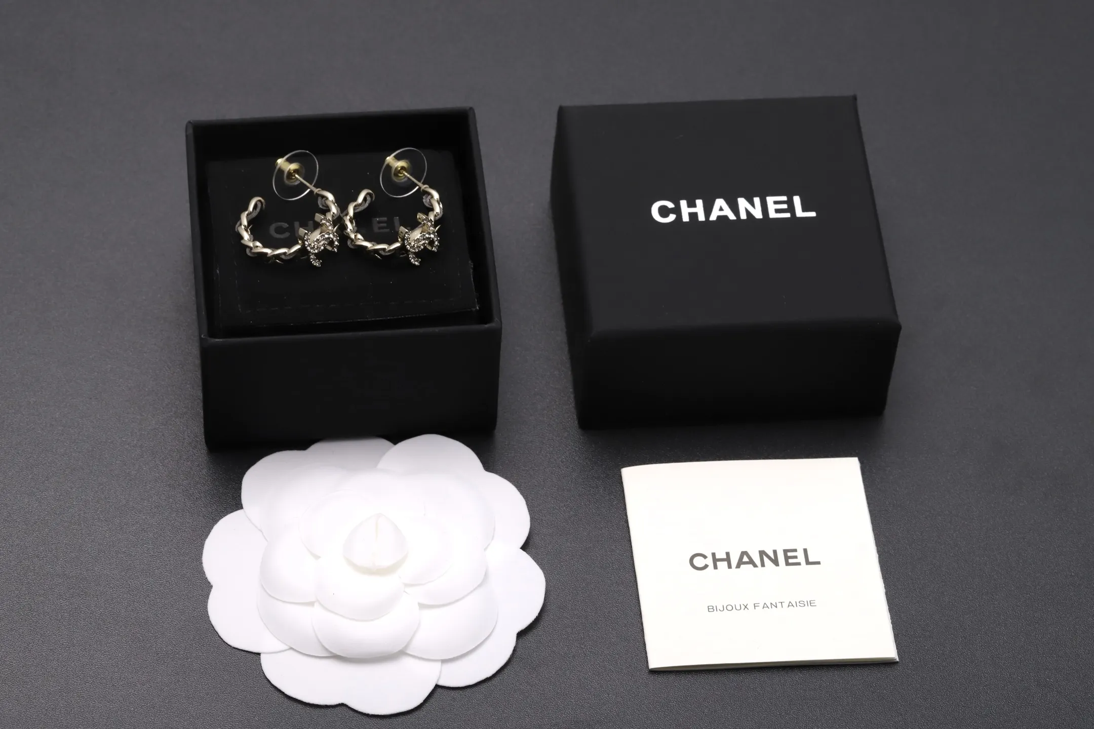 Leather-Intertwined CC Logo Hoop Earrings D14017205 — view 2