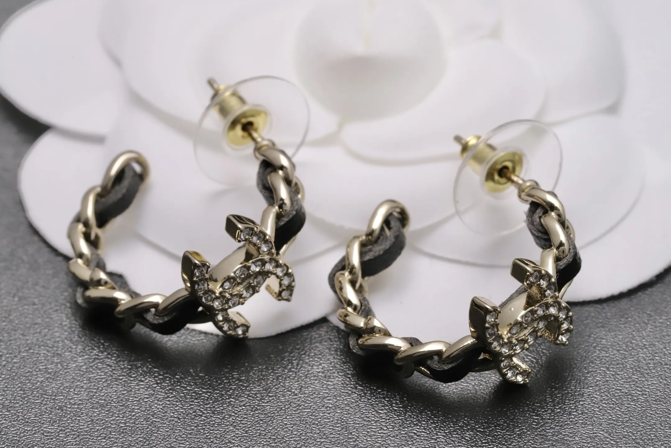 Leather-Intertwined CC Logo Hoop Earrings D14017205 — view 4