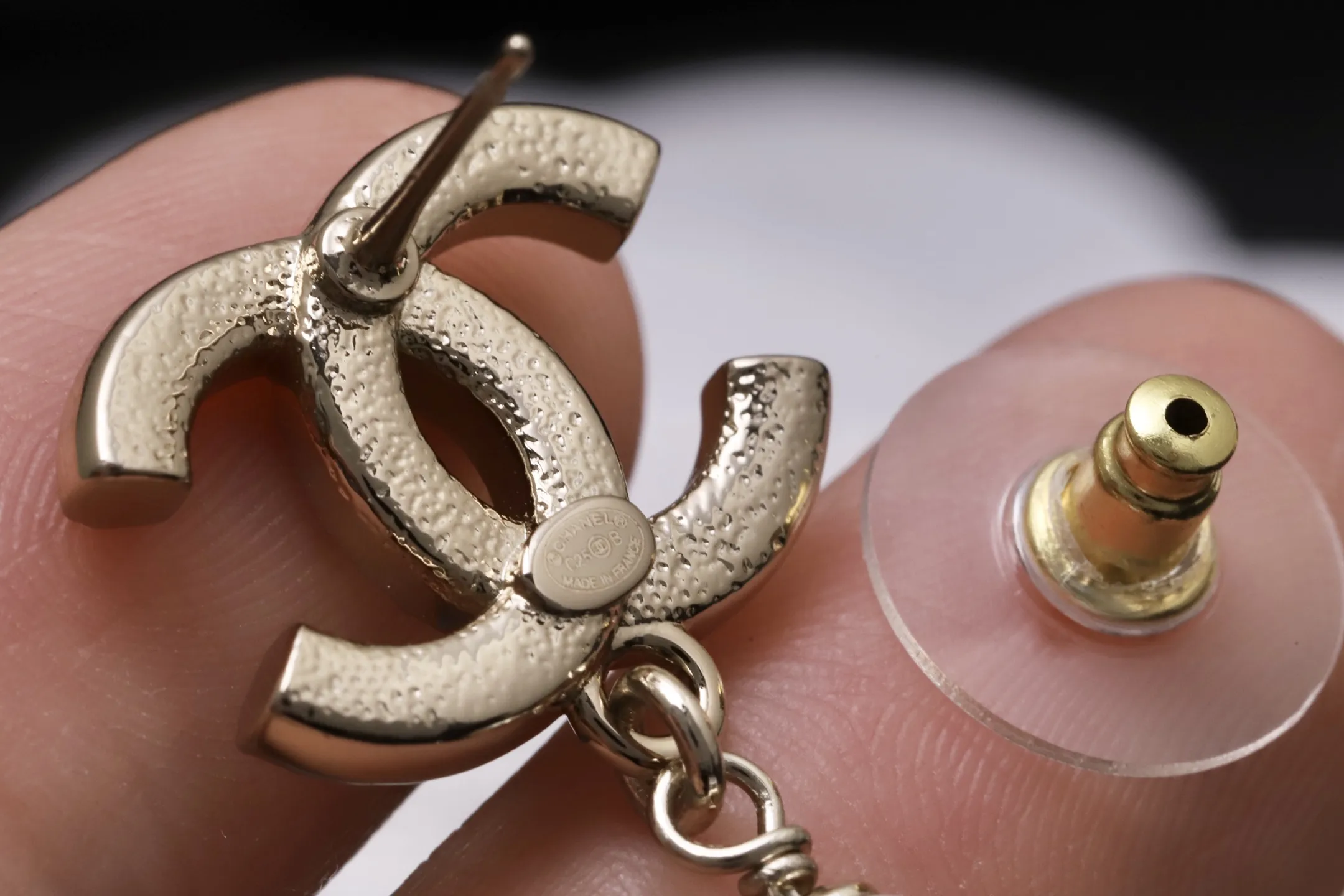CC Logo Enamel and Resin Drop Earrings D16517330 — view 5