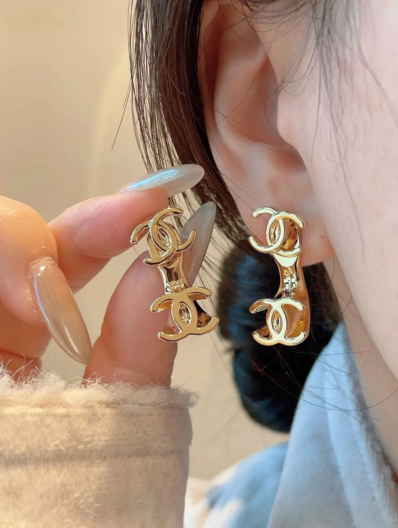 Double CC Logo Drop Stud Earrings D13516976 — view 8